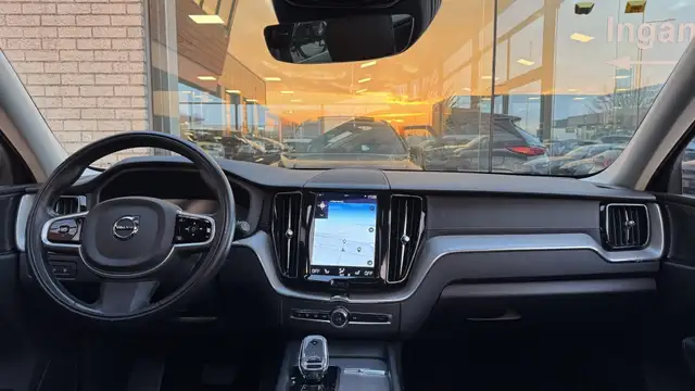 Volvo XC60 view 18