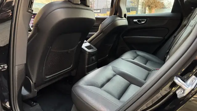Volvo XC60 view 10