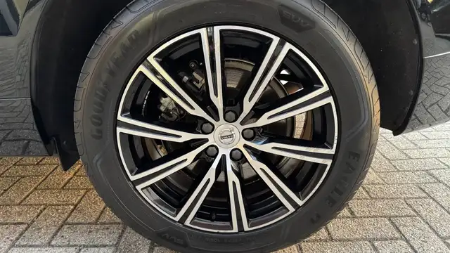 Volvo XC60 view 16