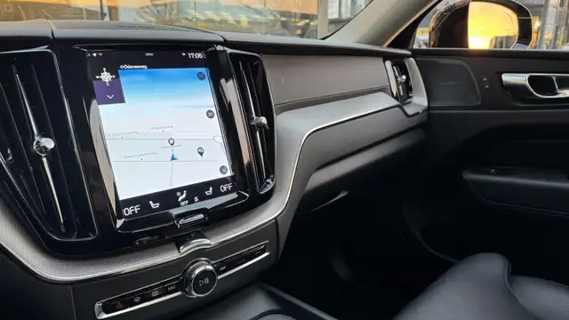 Volvo XC60 view 21