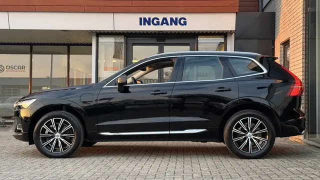 Volvo XC60 view 2