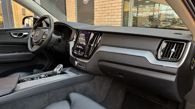 Volvo XC60 view 13