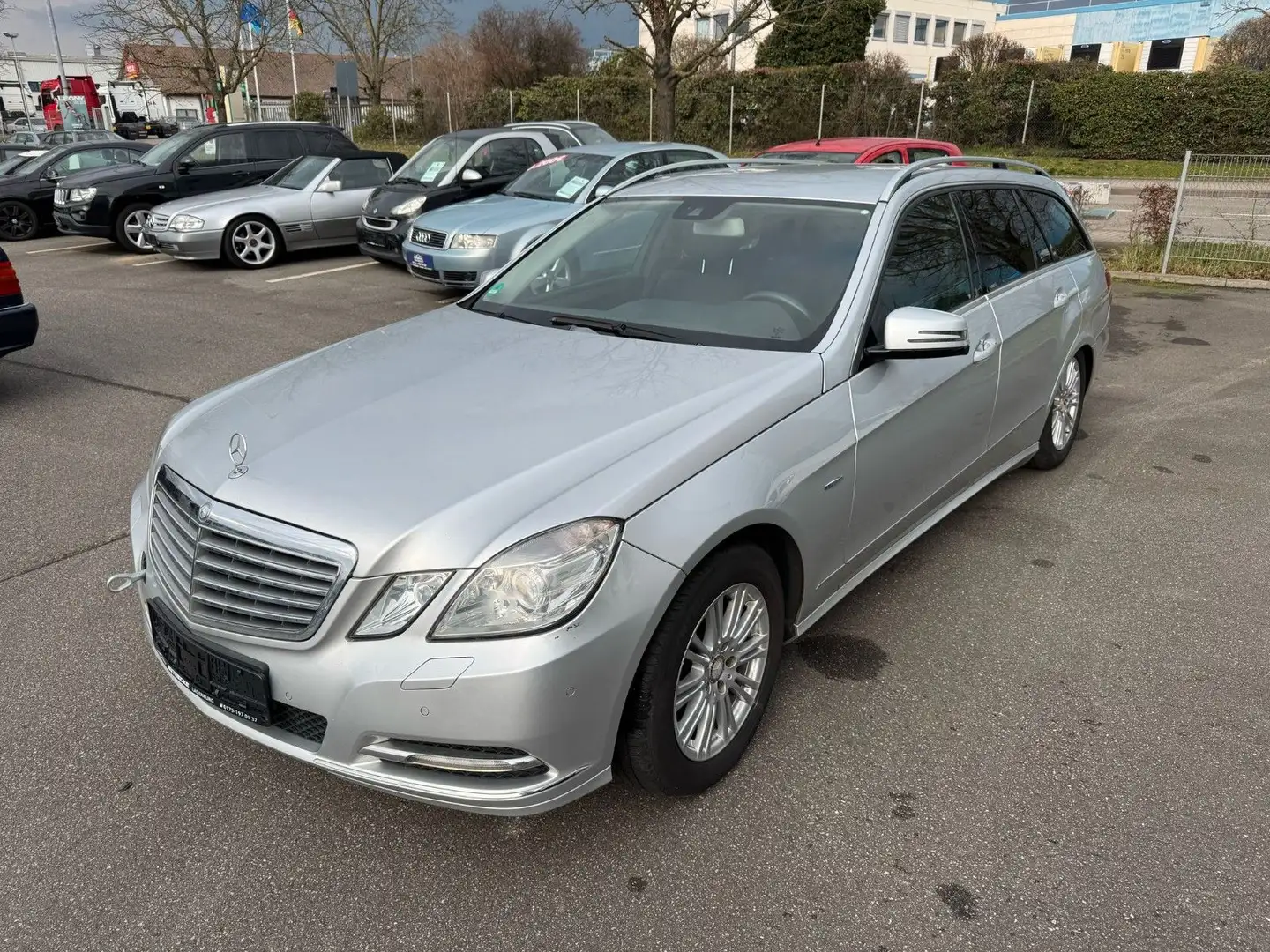 Mercedes-Benz E 300 CDI T BlueEFFICIENCY ELEGANCE Argintiu - 1