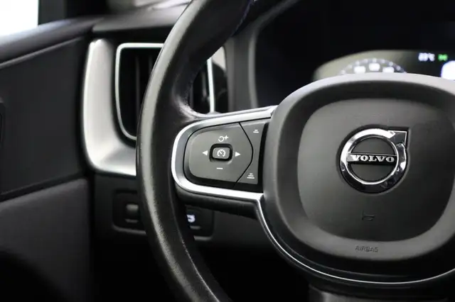 Volvo XC60 view 7