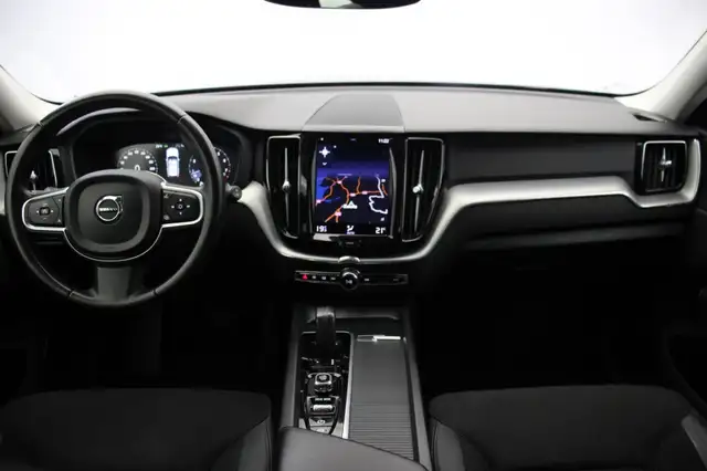 Volvo XC60 view 2