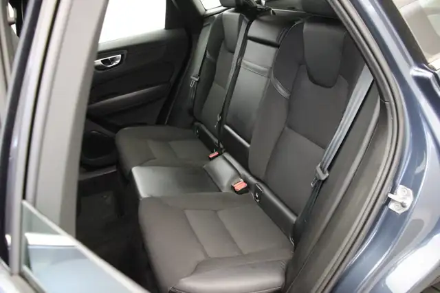 Volvo XC60 view 10
