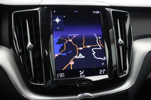 Volvo XC60 view 6