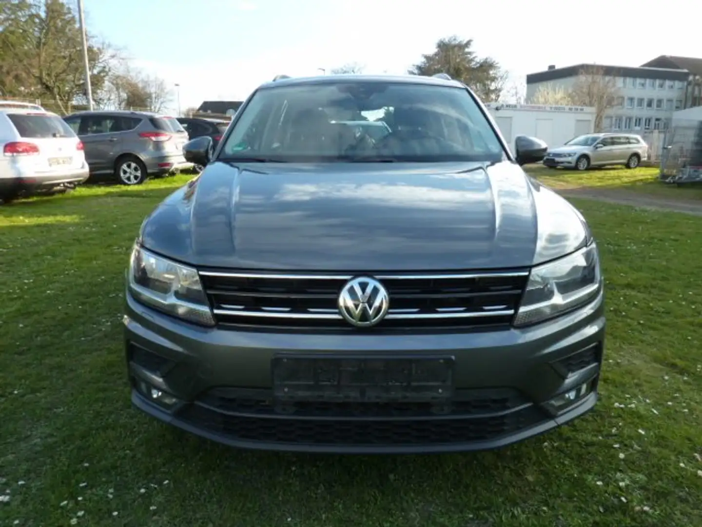 Volkswagen Tiguan Comfortline 2,0 TDI 110 kW/150 DSG Original AHK! Grau - 2