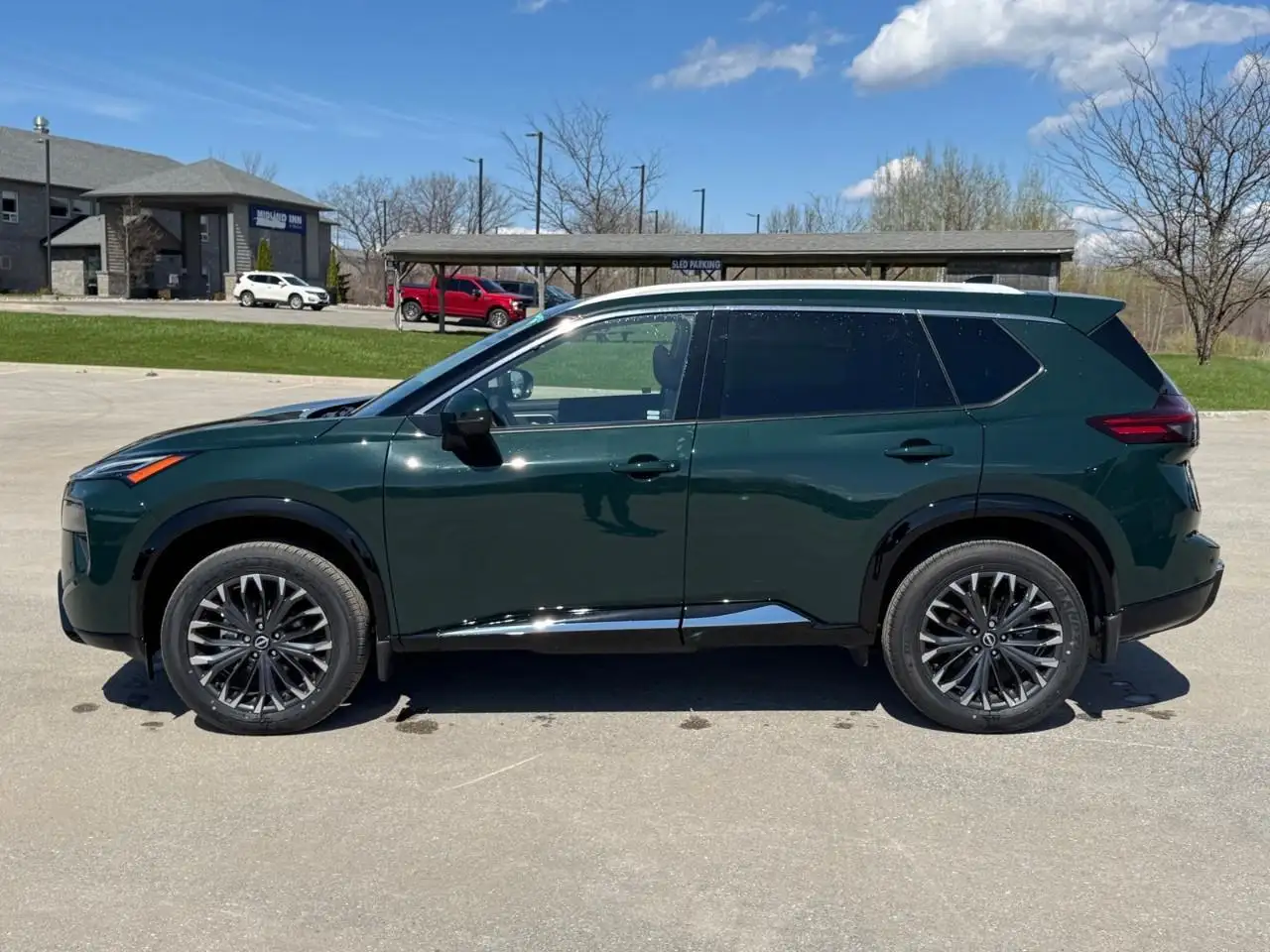 Nissan Rogue снимка Nissan Rogue