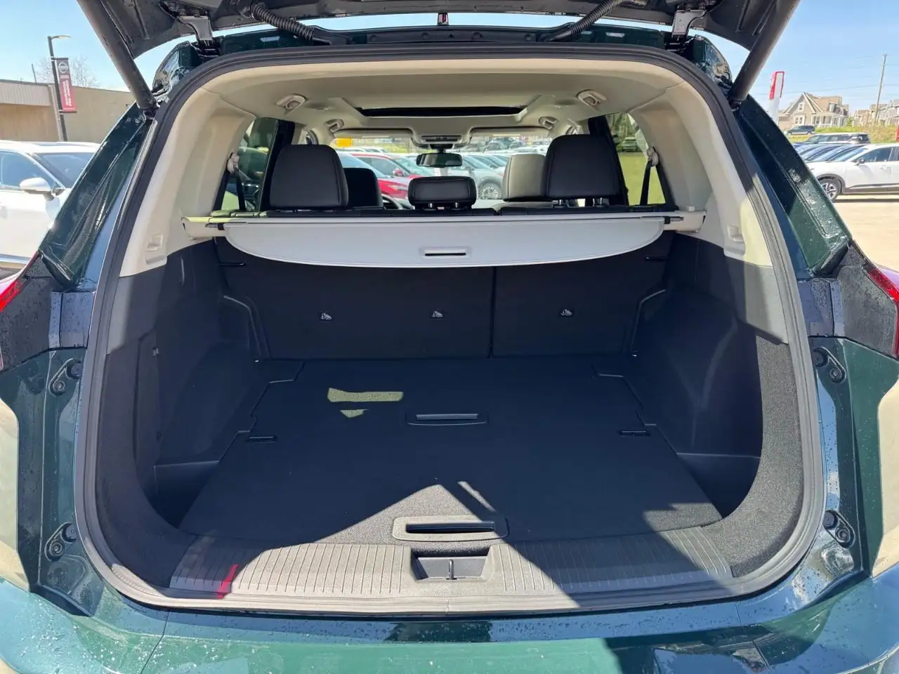 Nissan Rogue снимка Nissan Rogue