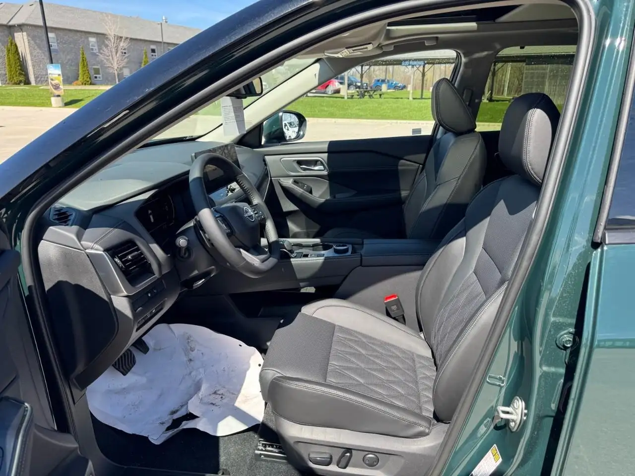 Nissan Rogue снимка Nissan Rogue