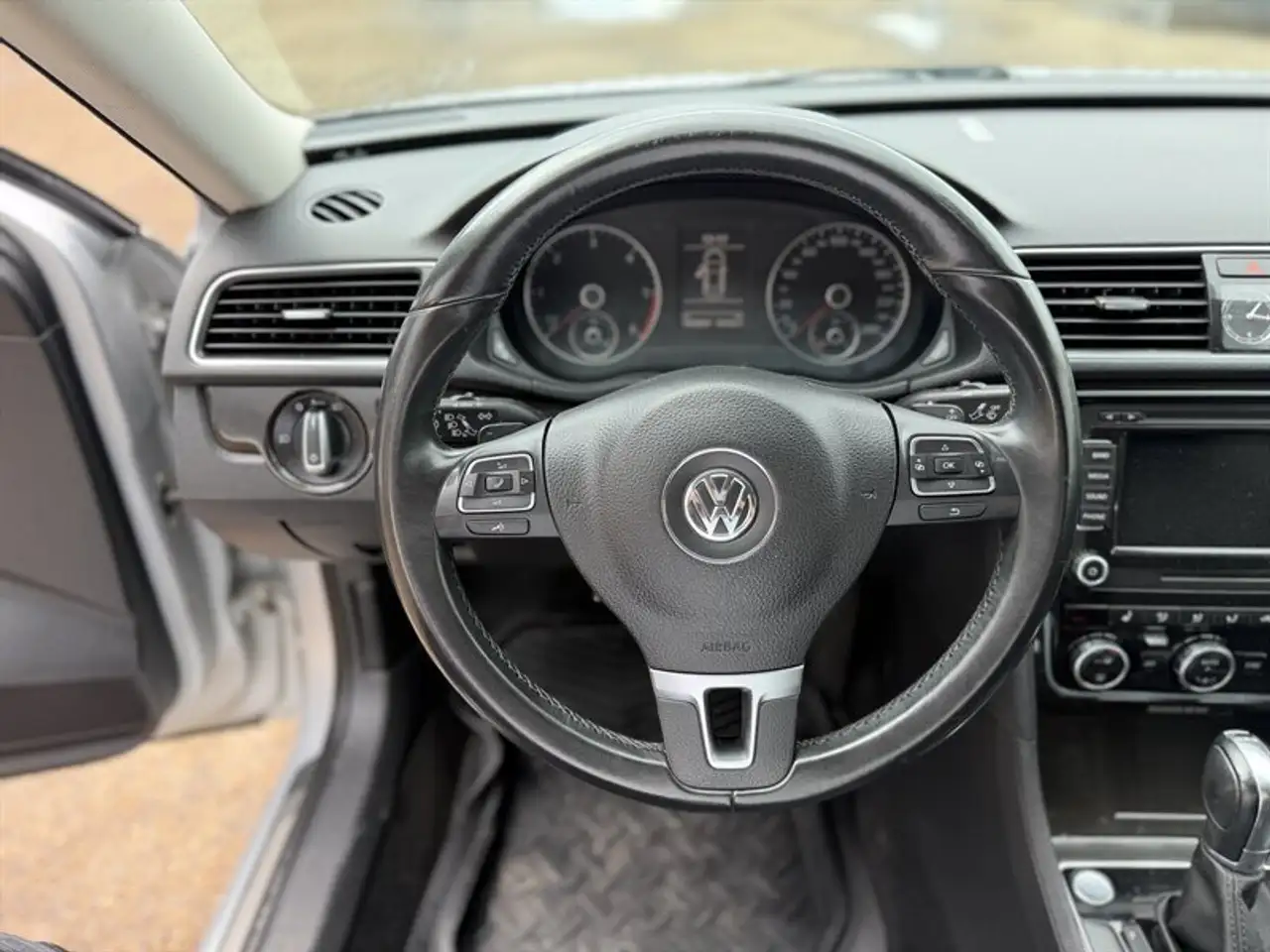 Volkswagen Passat снимка Volkswagen Passat