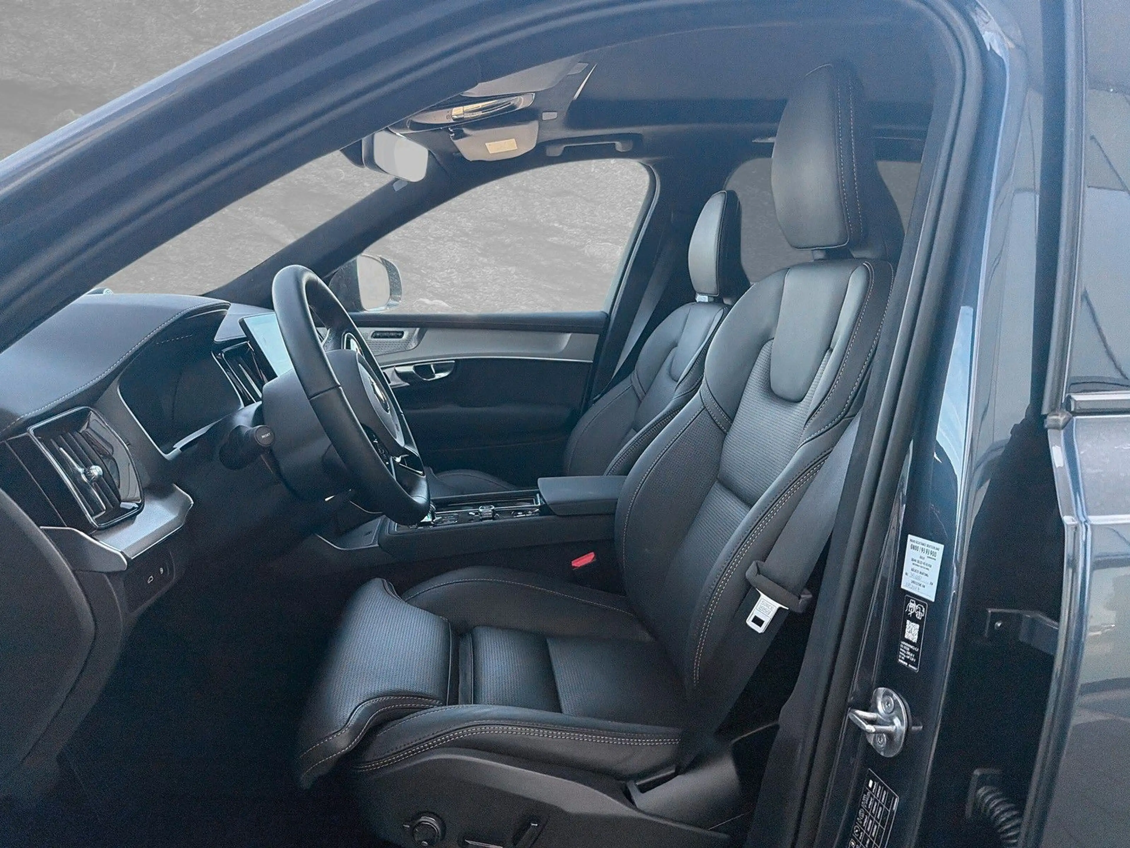 Volvo XC90 T8 AWD Black Edition Ultra 7-Sitzer AHK ACC — photo 3