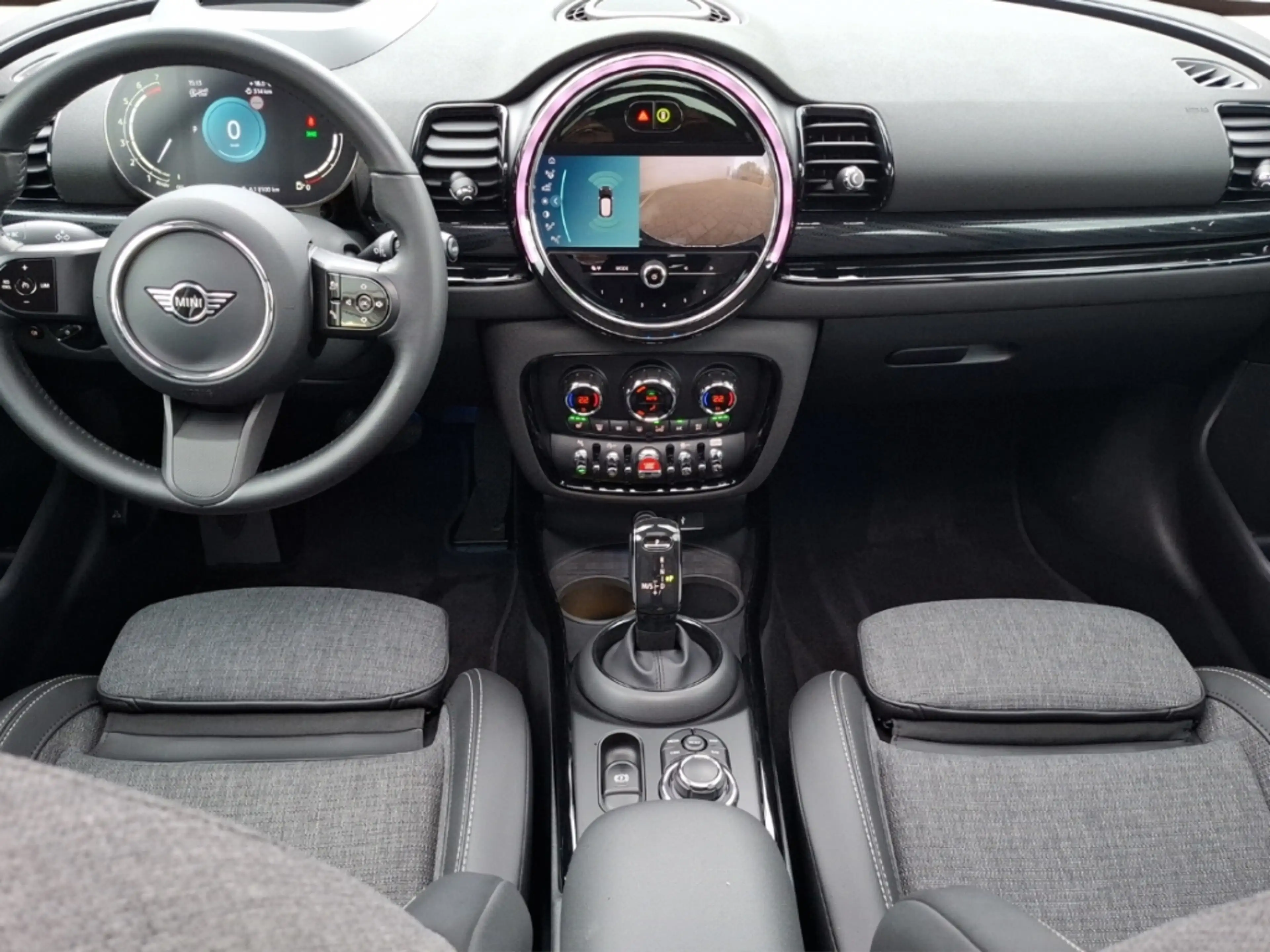 MINI Cooper Clubman 1.5 Classic Trim 136PS 7-AT LED Panorama Winterrei — photo 13