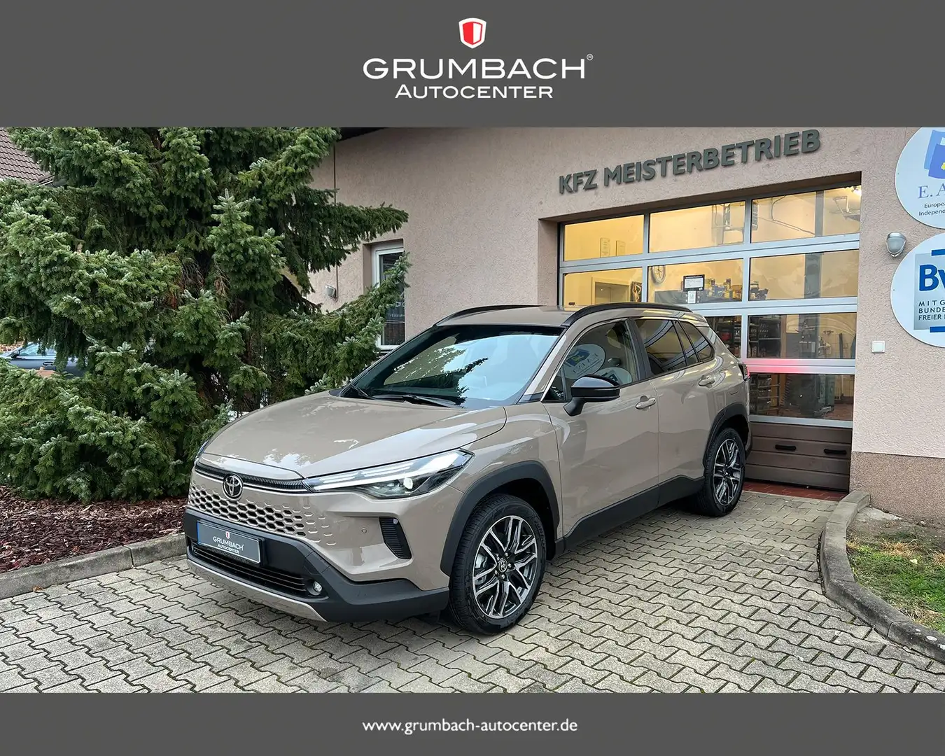 Toyota Corolla Cross Style Teamplayer Hybrid 2,0-l-VVT-i Systemleist... Gris - 1