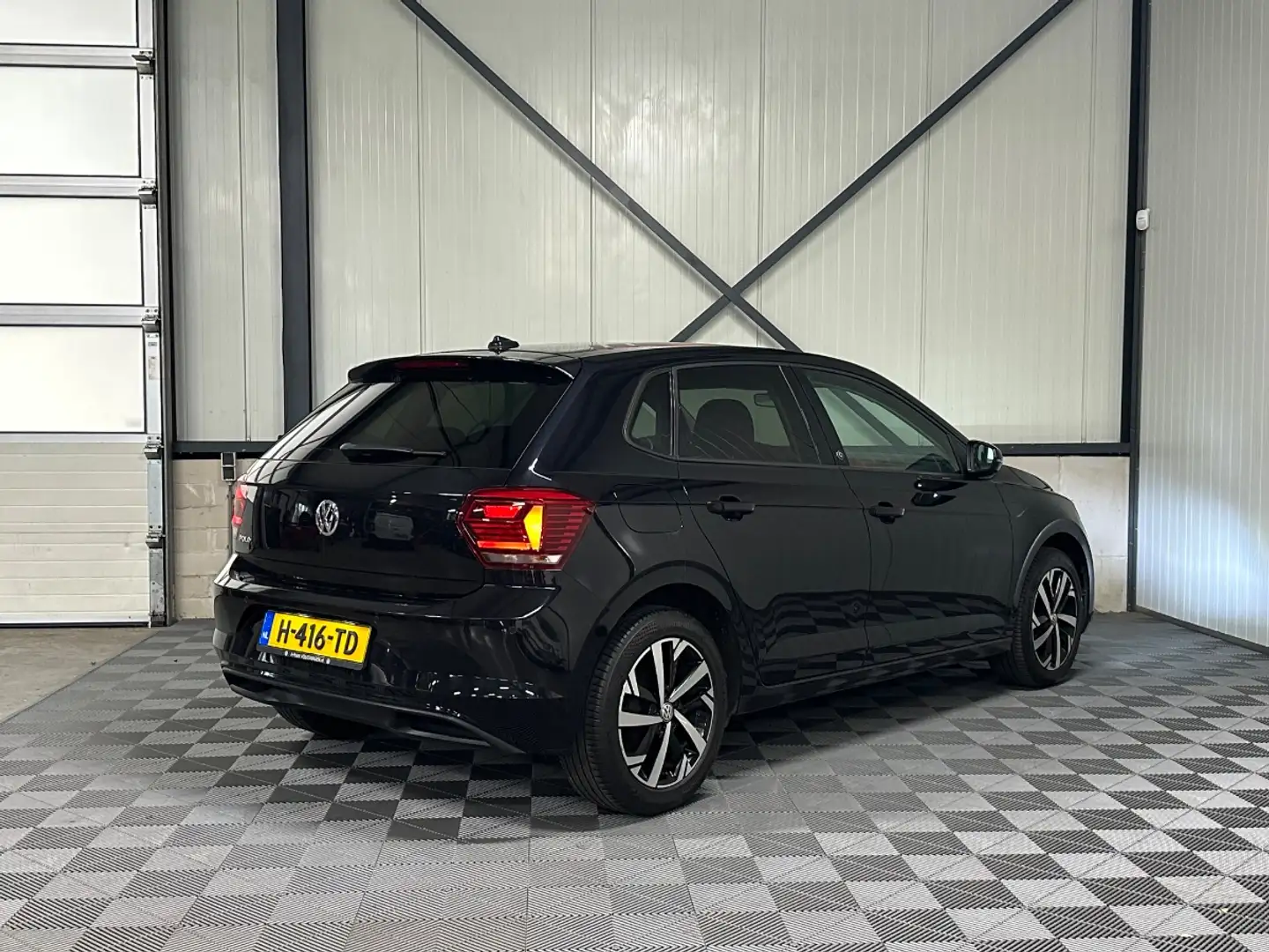 Volkswagen Polo 1.0 TSI | Beats Executive 5-Drs | Airco | Virtual Schwarz - 2