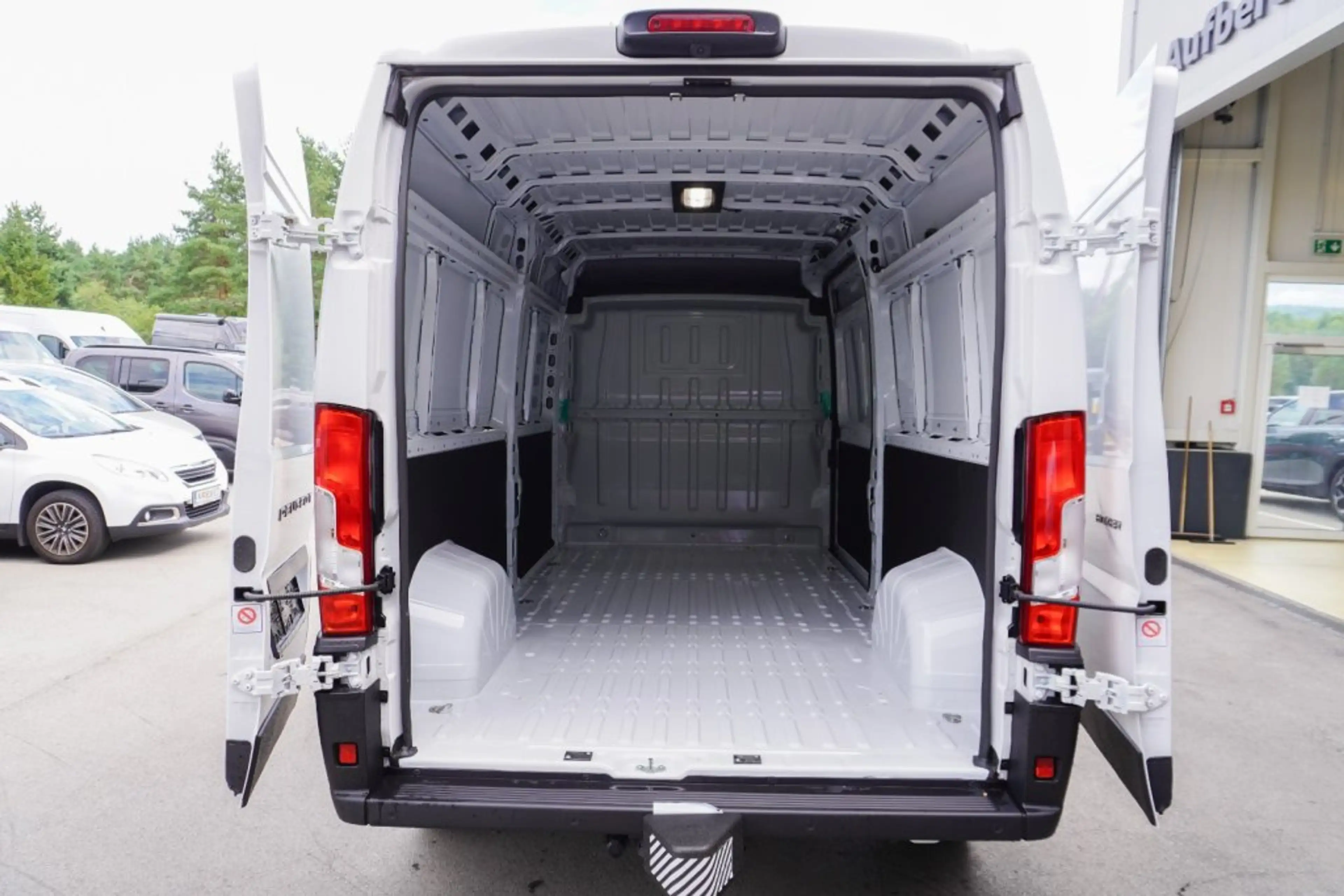 Peugeot Boxer KW L3H2 3.5T Heavy Diesel 180 Automatik — photo 7