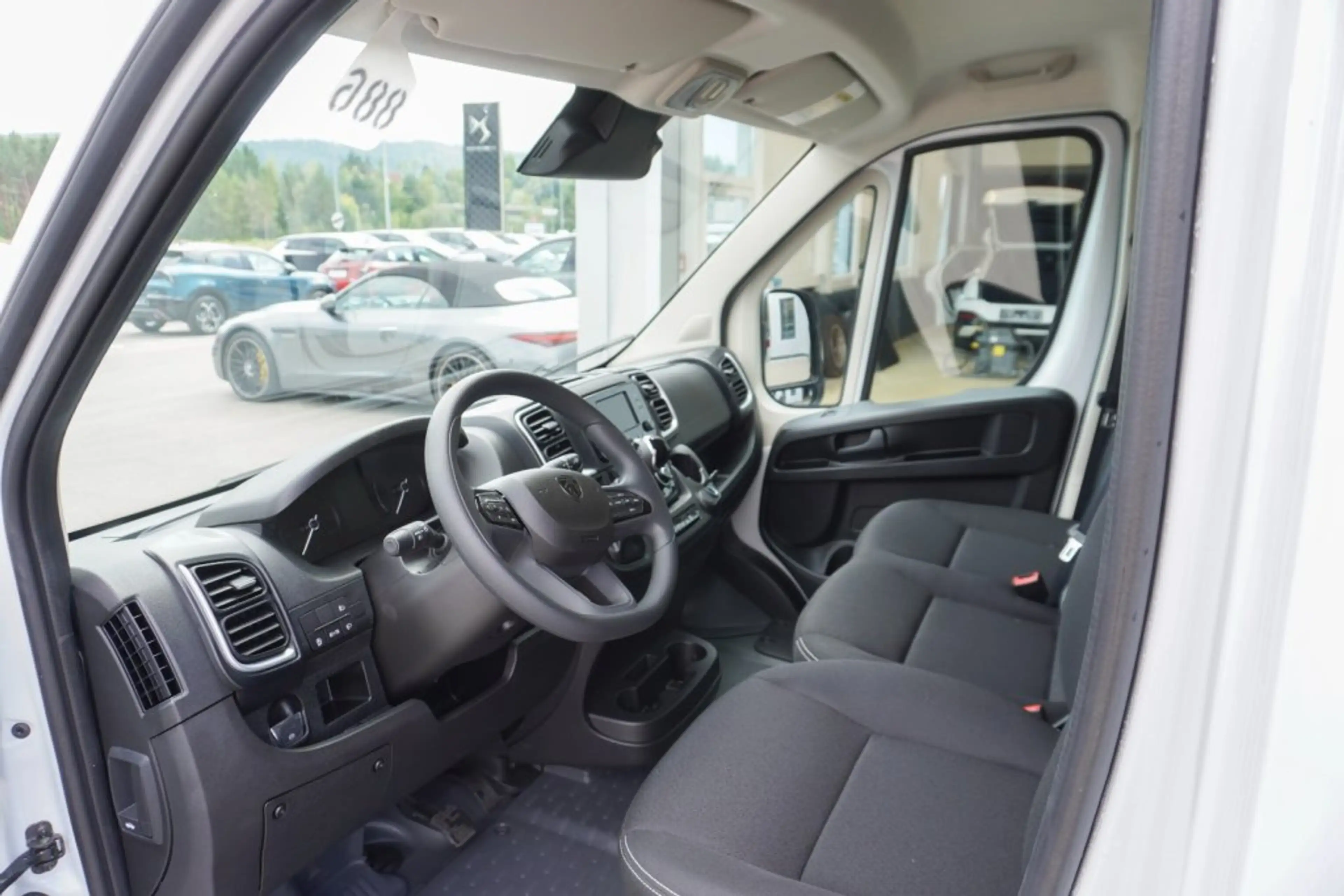 Peugeot Boxer KW L3H2 3.5T Heavy Diesel 180 Automatik — photo 8