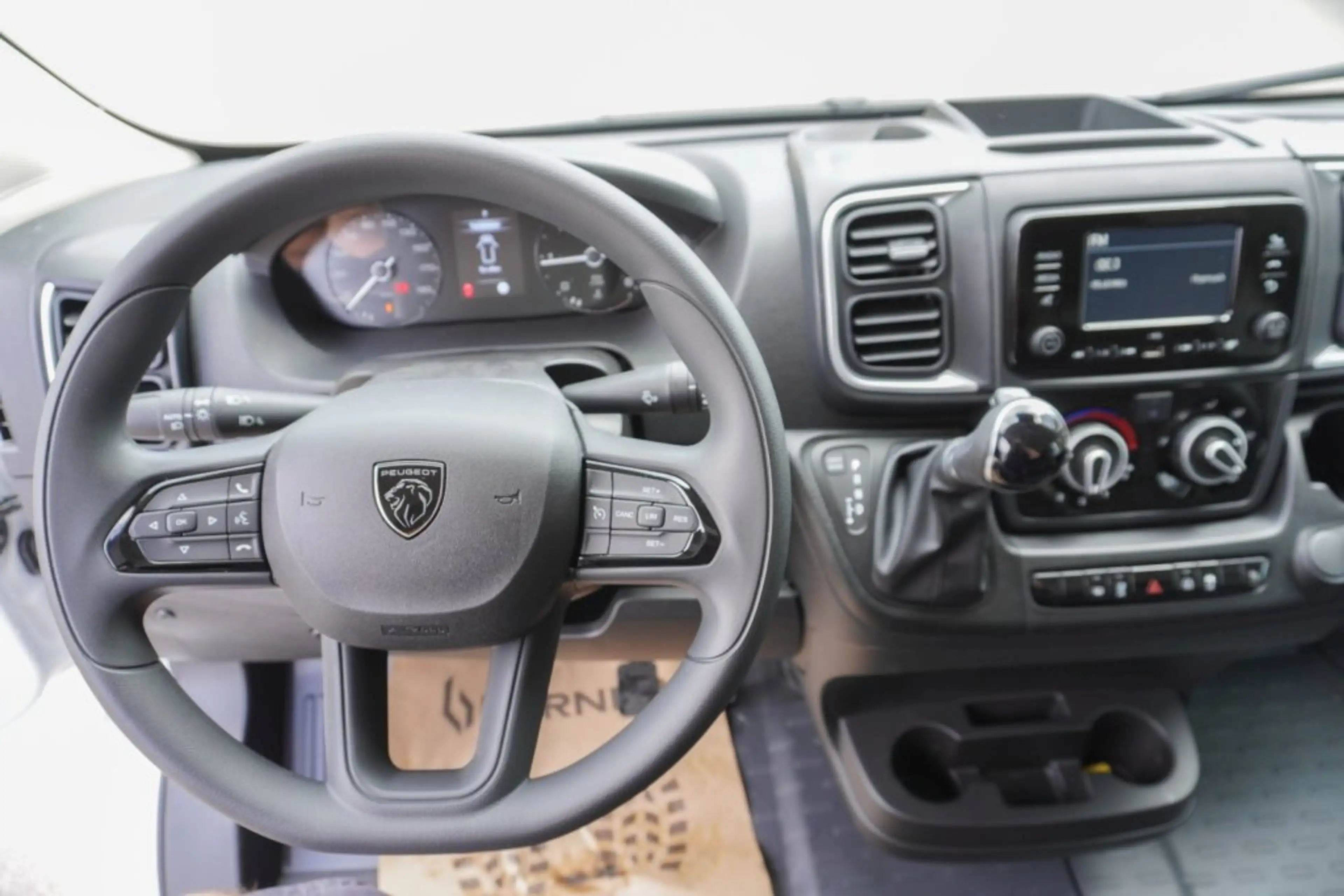 Peugeot Boxer KW L3H2 3.5T Heavy Diesel 180 Automatik — photo 9