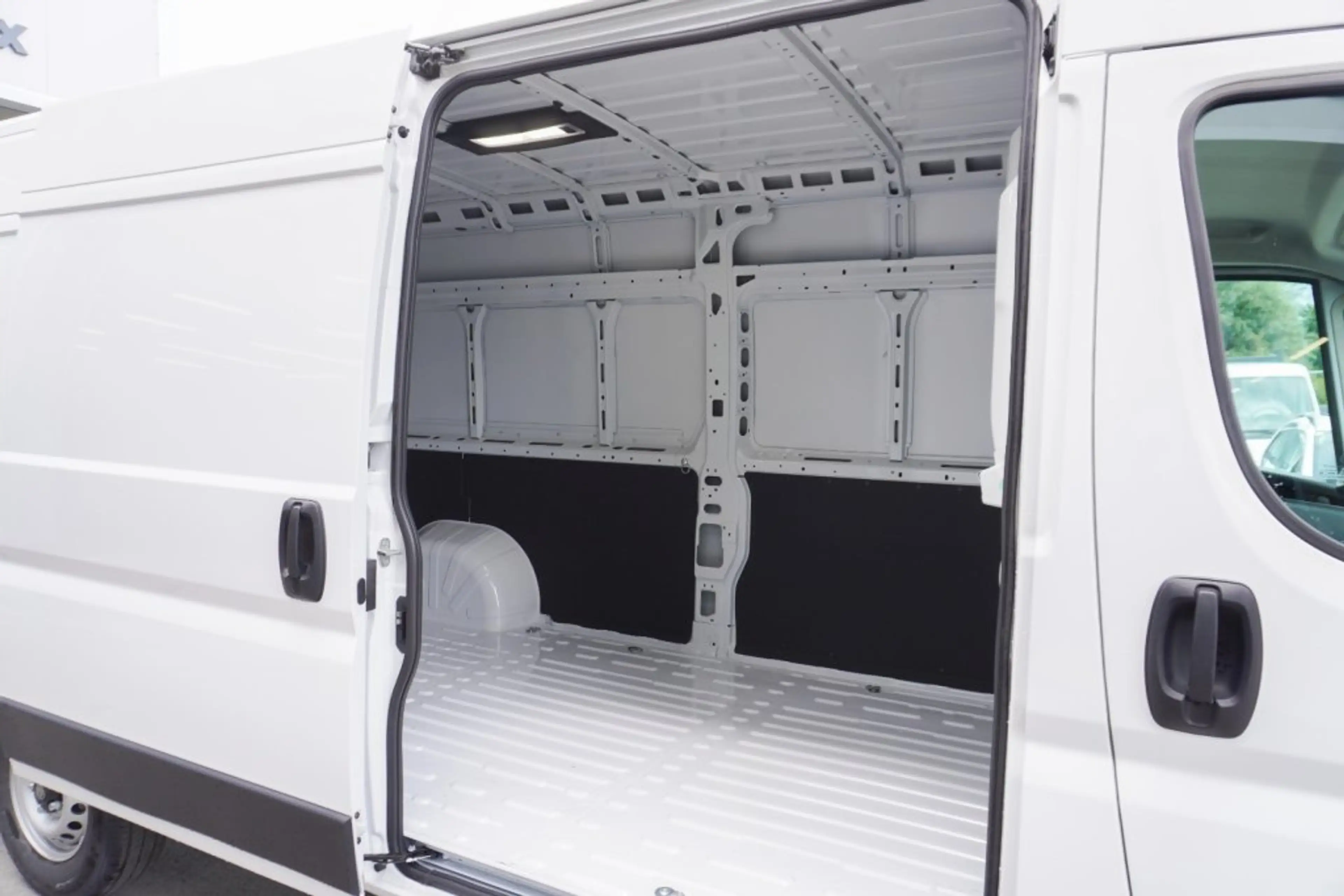 Peugeot Boxer KW L3H2 3.5T Heavy Diesel 180 Automatik — photo 14