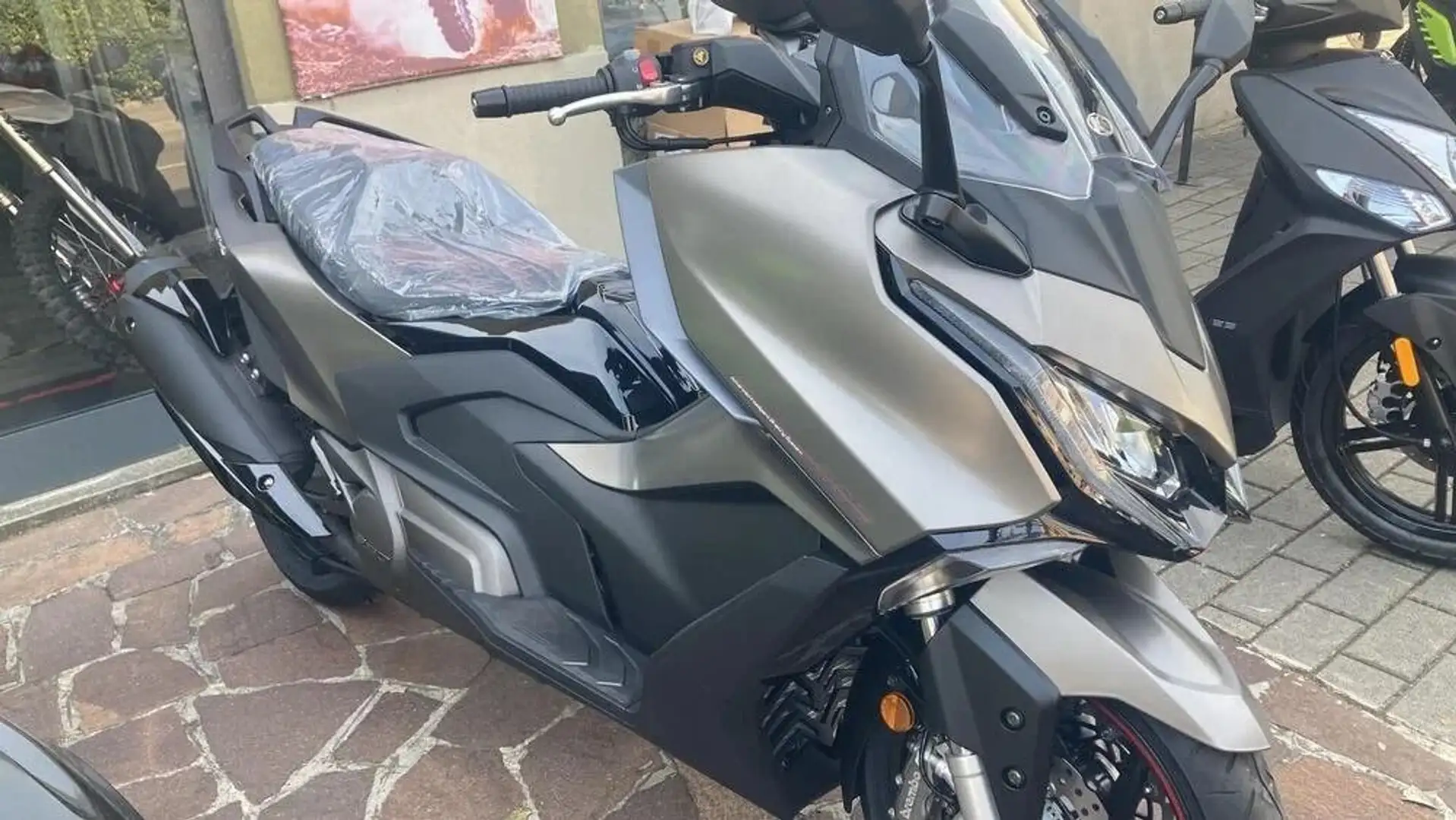 Kymco AK 550 Gri - 2