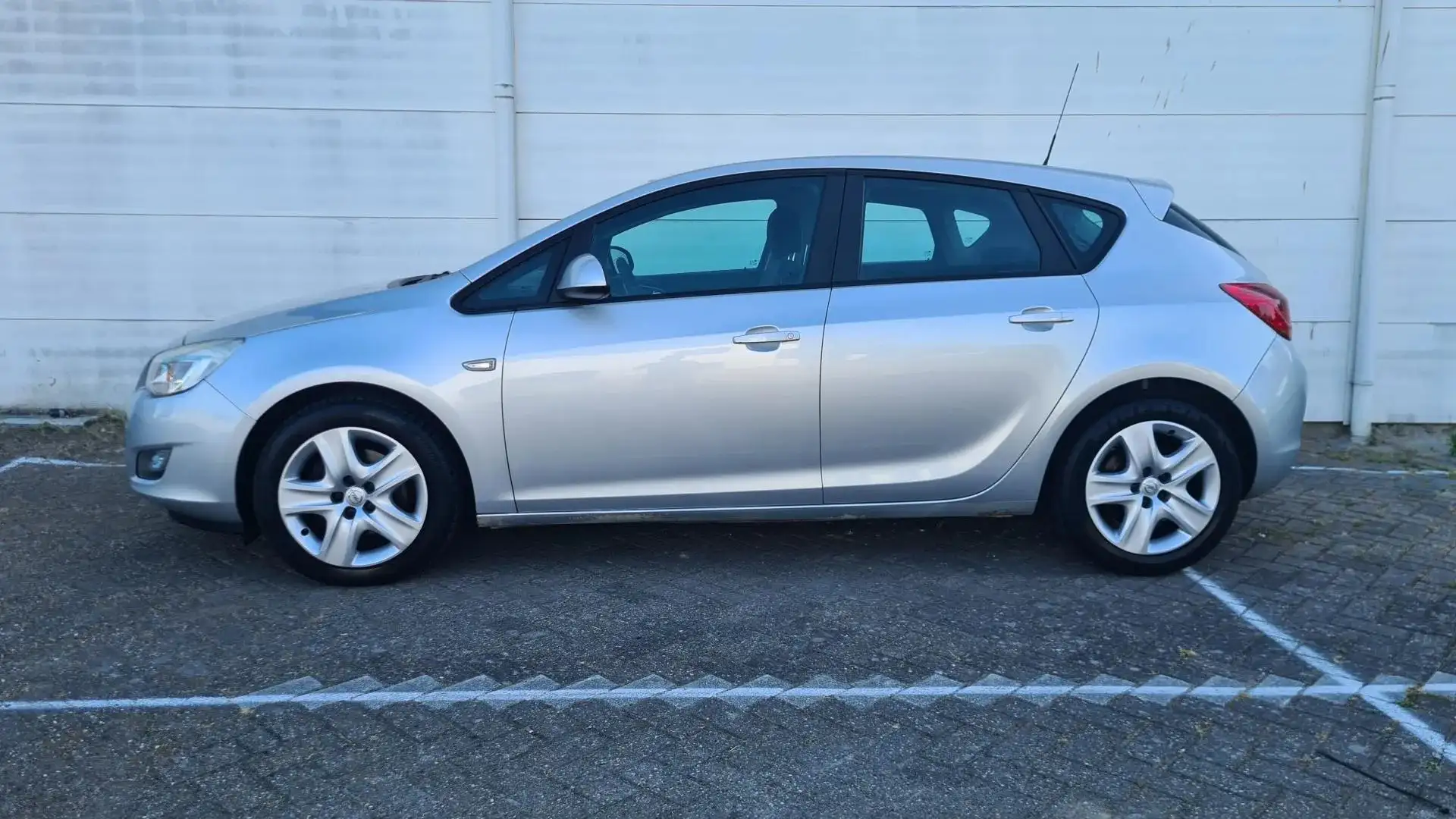 Opel Astra 1.7 CDTi Cosmo Gris - 2