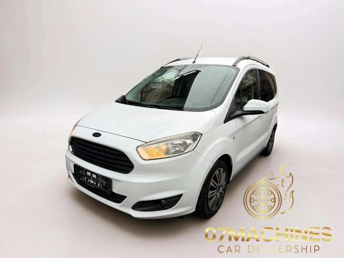 Ford Tourneo Courier Titanium Weiß - 1