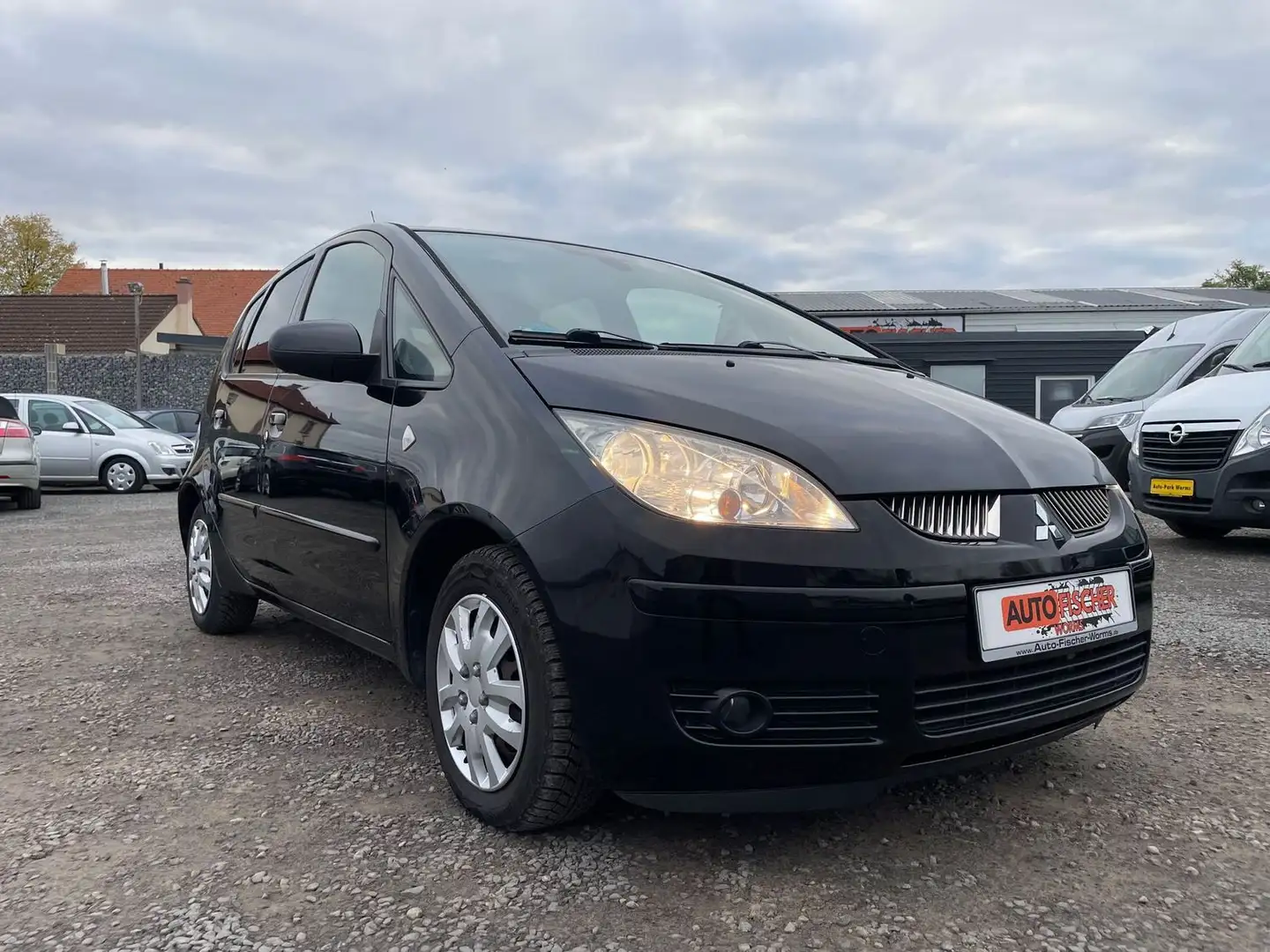 Mitsubishi Colt 1.3 Motion HU neu Schwarz - 1
