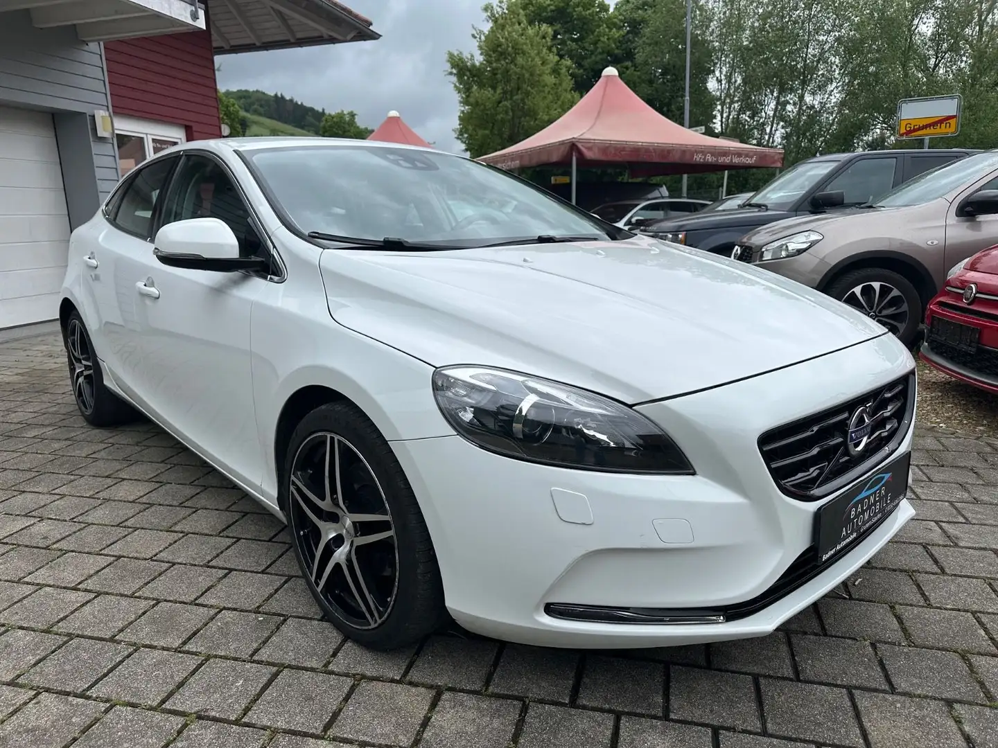 Volvo V40 Summum Weiß - 1