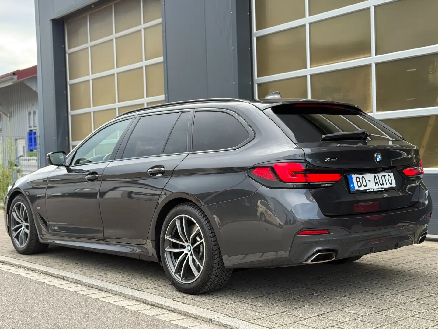 BMW 540 d xDrive M-SPORT Laser AHK Soft 360 Memory Key HUD Grau - 2