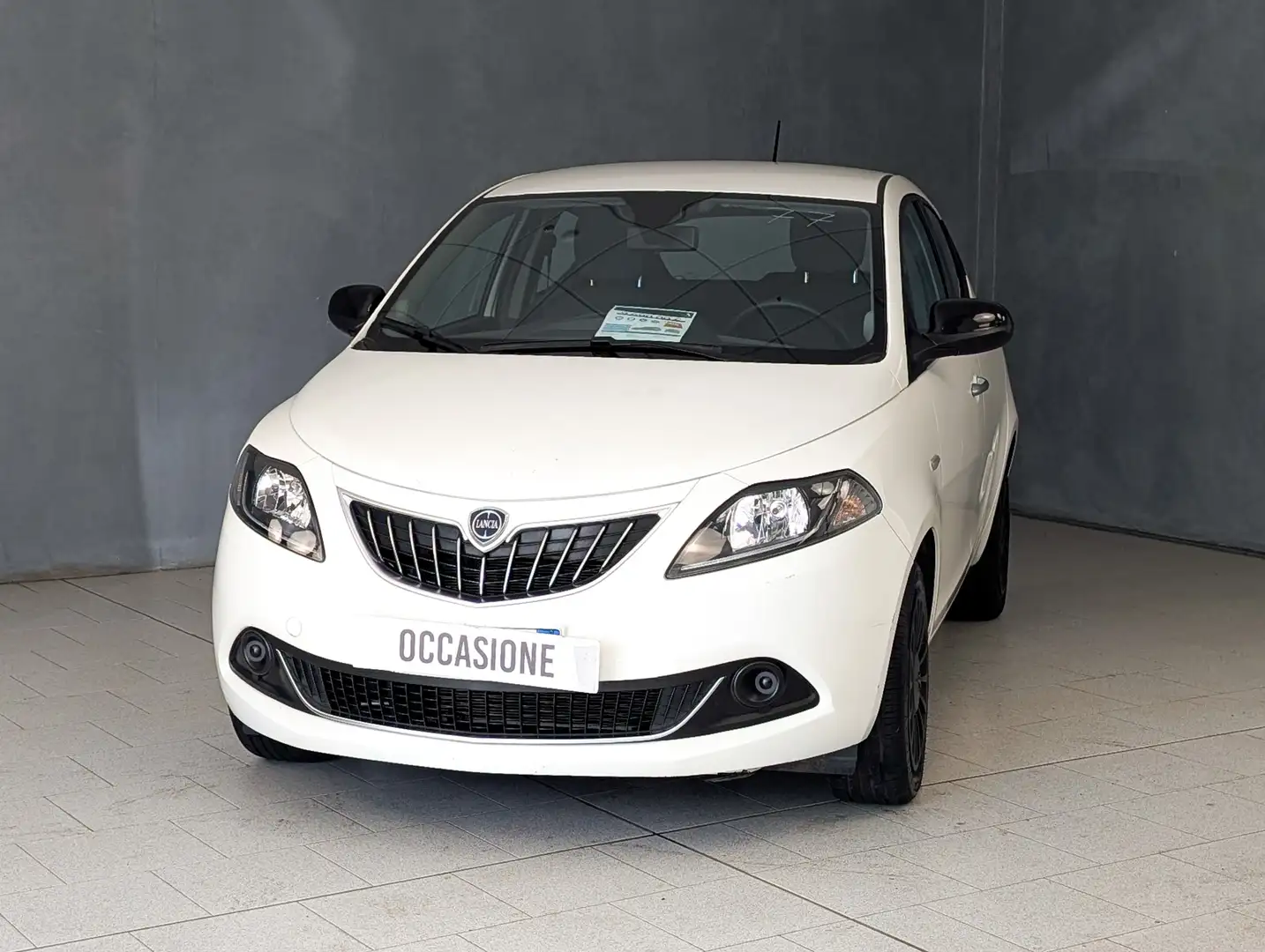Lancia Ypsilon 1.0 HYBRID 70CV SILVER Bianco - 2