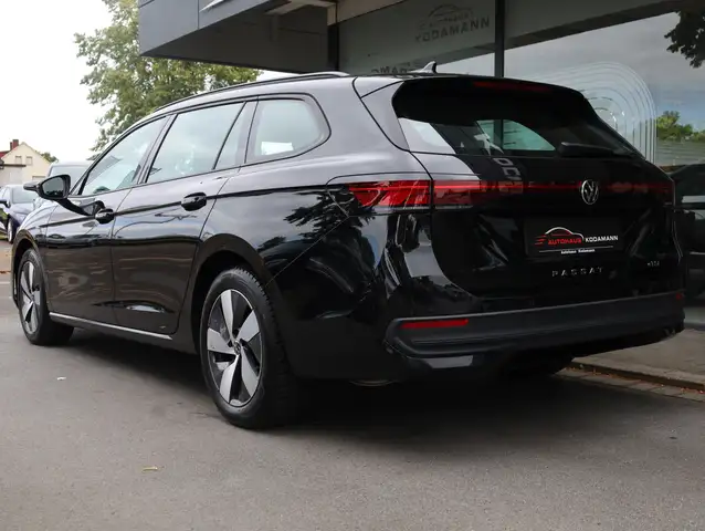 Volkswagen Passat view 7