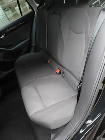 Volkswagen Passat view 12