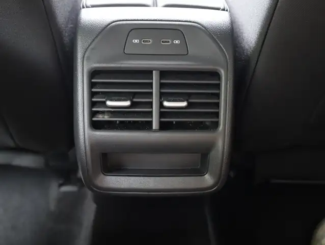 Volkswagen Passat view 14