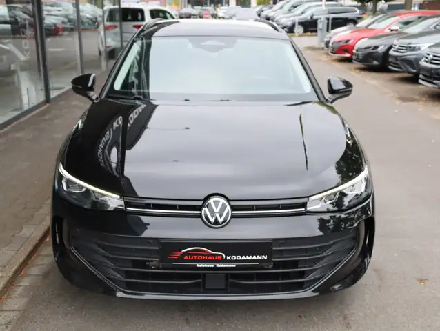 Volkswagen Passat view 2