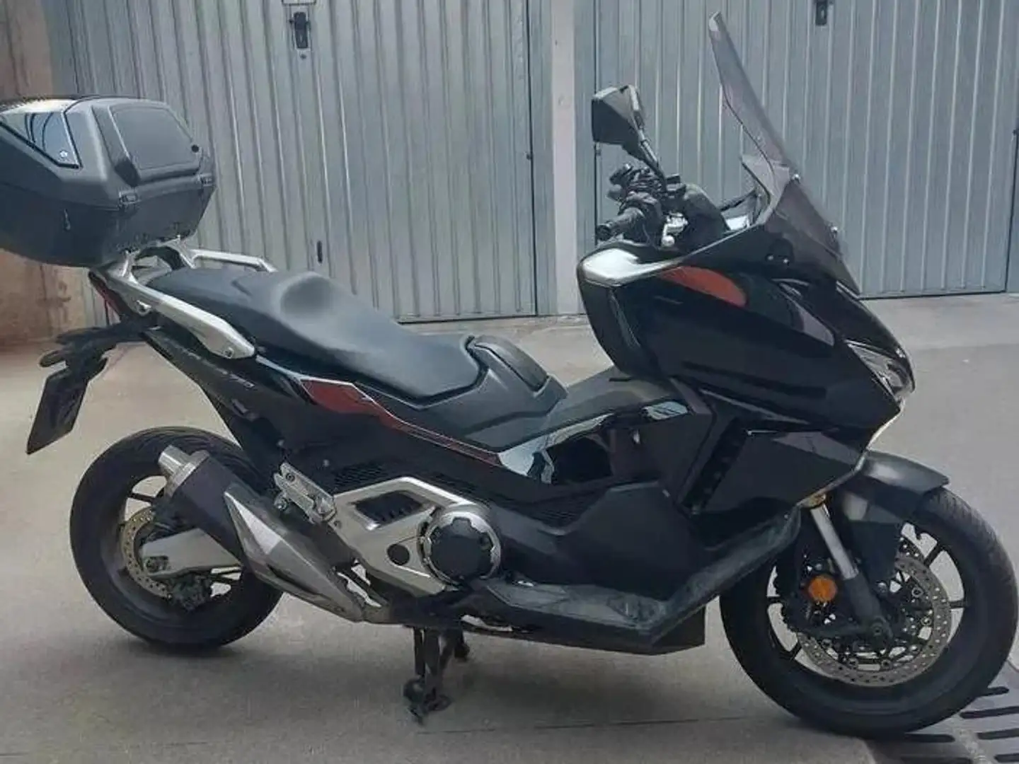 Honda Forza 750 Černá - 1