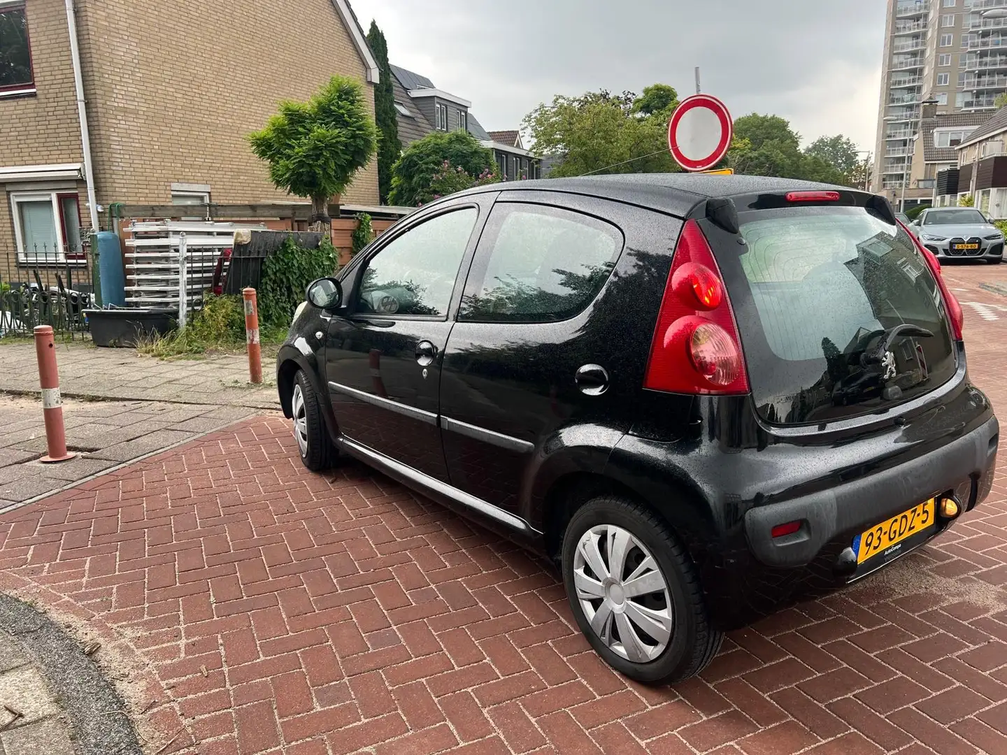 Peugeot 107 107 1.0-12V XS Zwart - 2