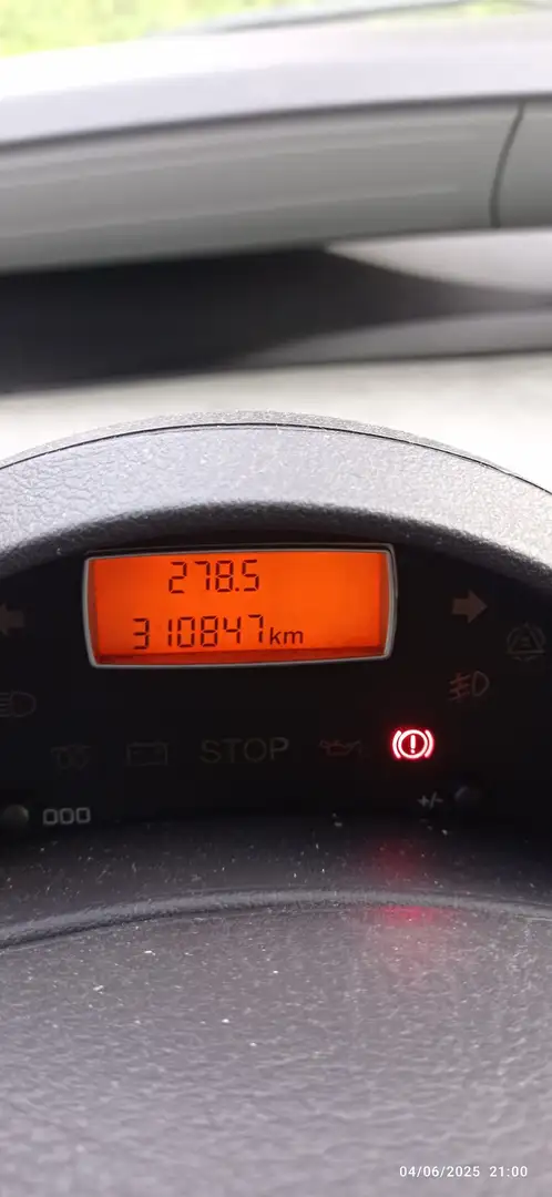 Peugeot 807 2.0HDI ST Pack 136 - 1