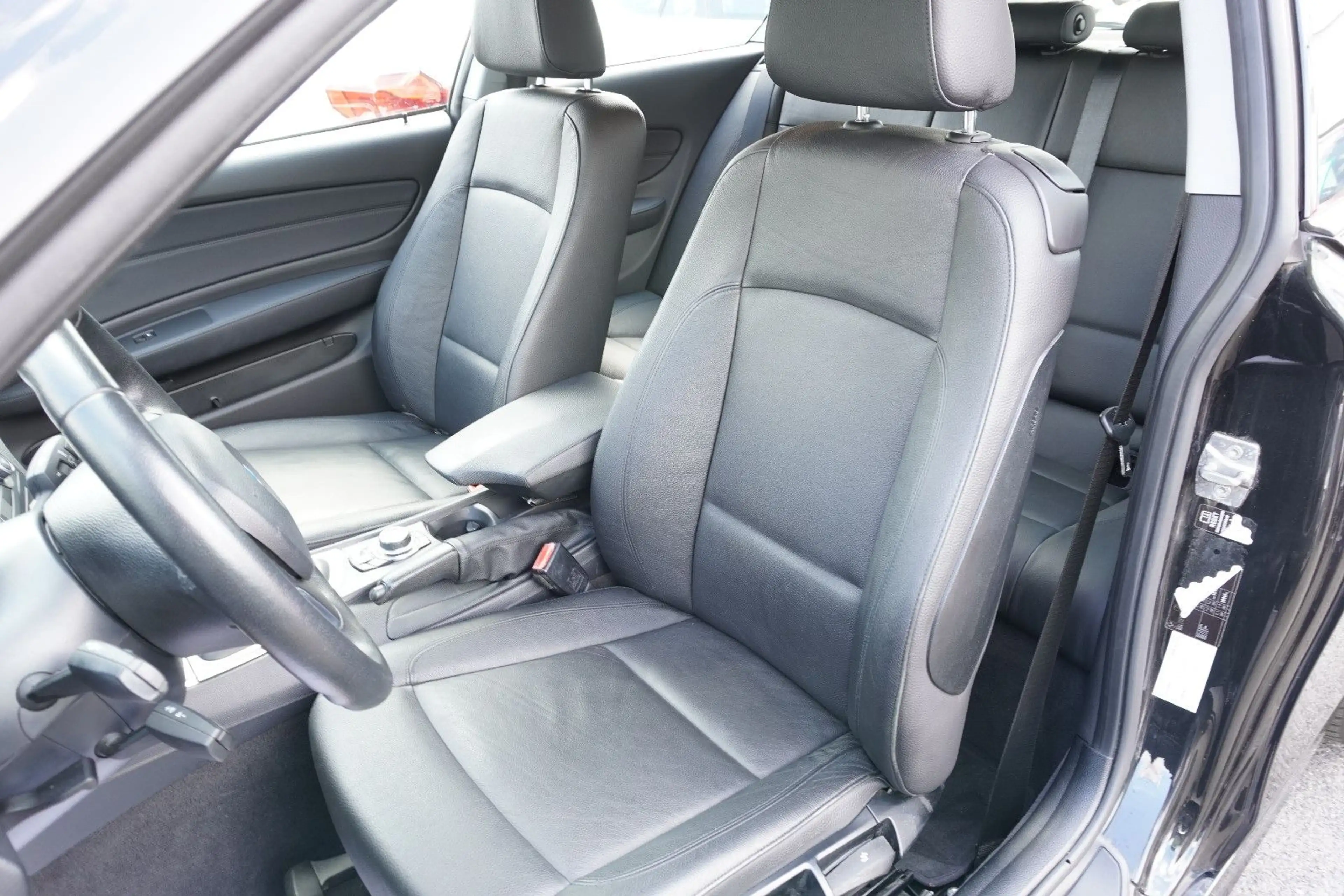 BMW 116 i Lifestyle *Automatik*Leder*Xenon*Navi*+++ — photo 15