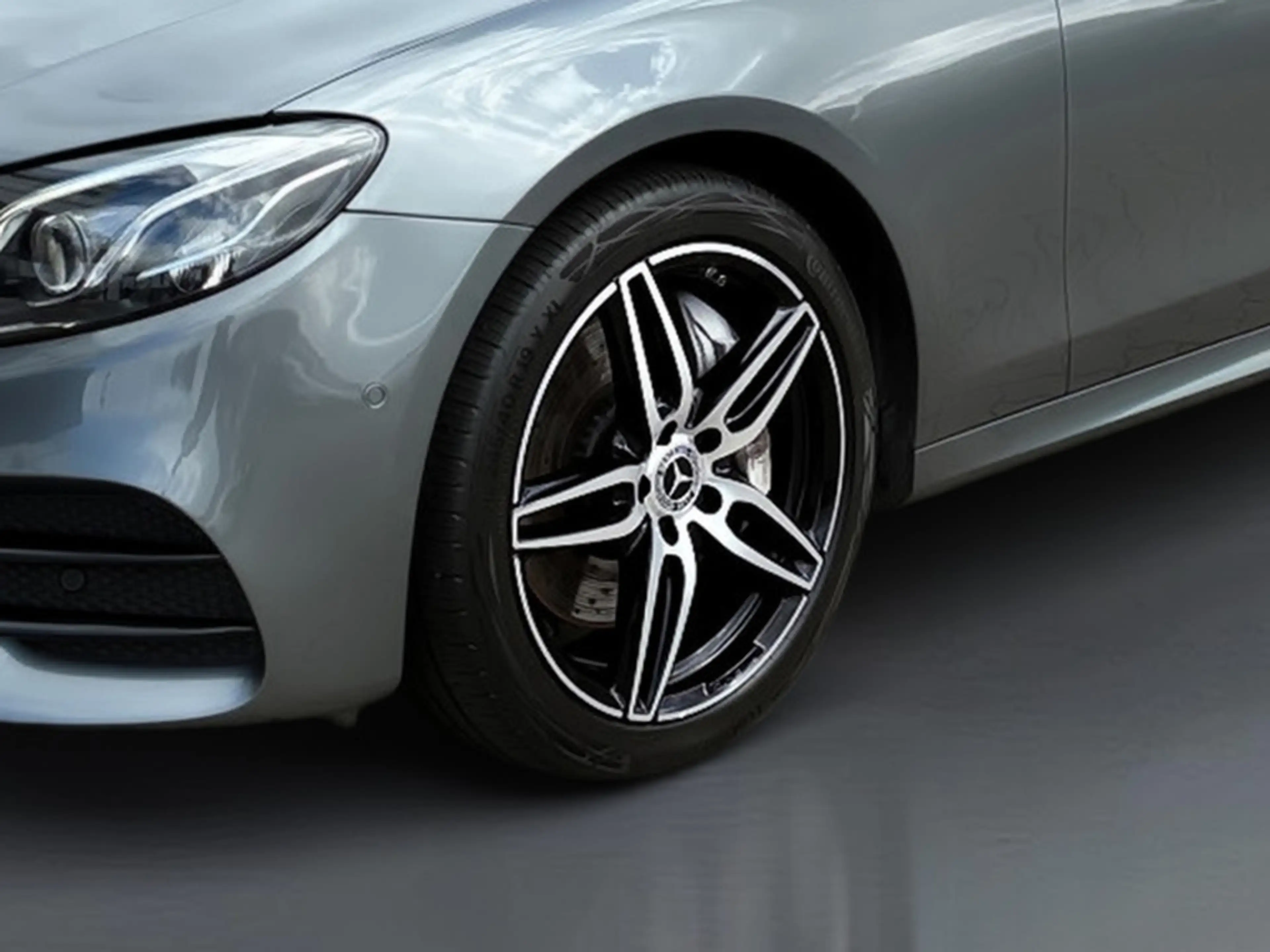Mercedes-Benz E 350 d 4M T AMG+NIGHT+DISTRONIC+AHK+MBEAM+COMAN — photo 4