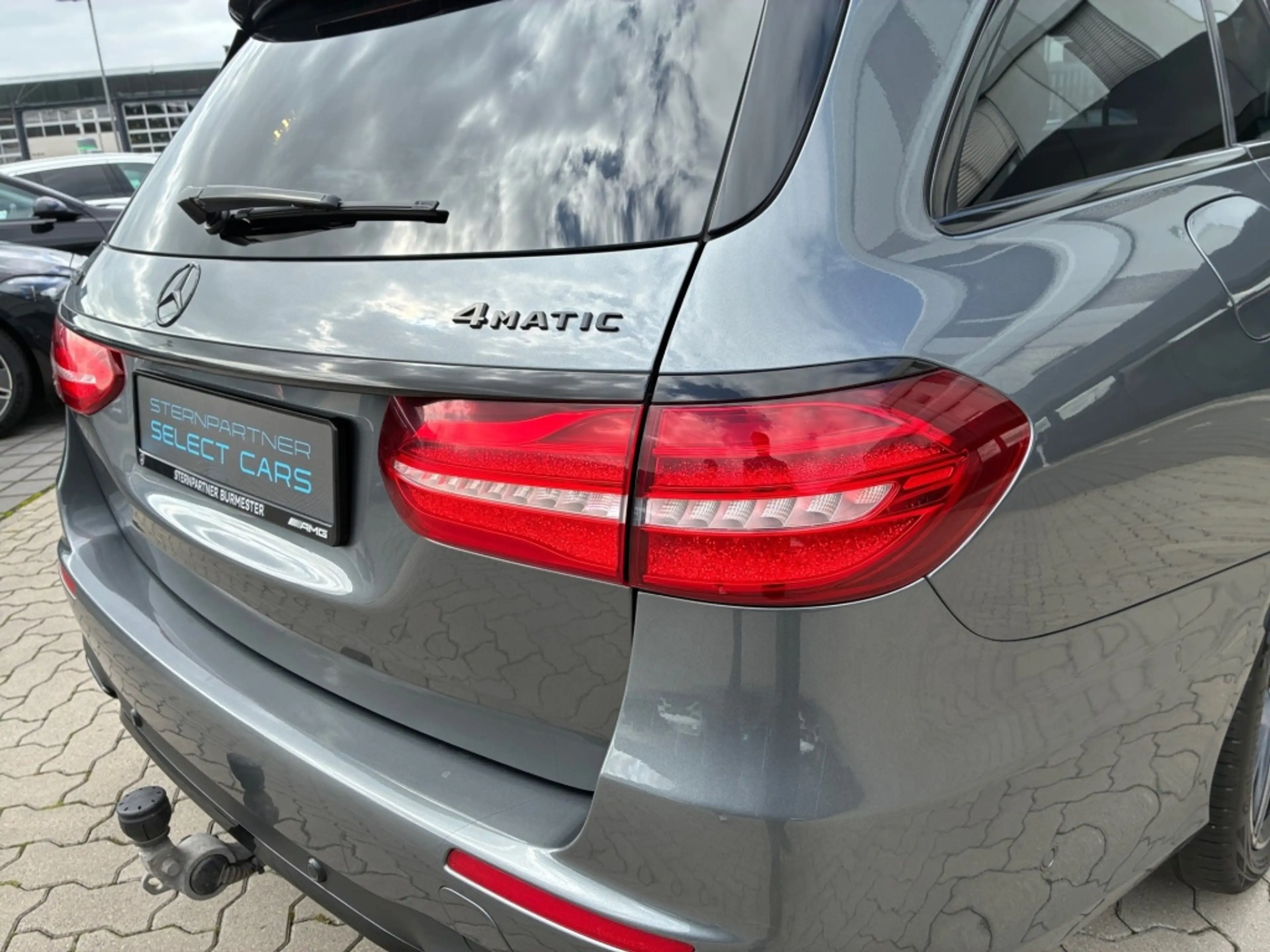 Mercedes-Benz E 350 d 4M T AMG+NIGHT+DISTRONIC+AHK+MBEAM+COMAN — photo 11