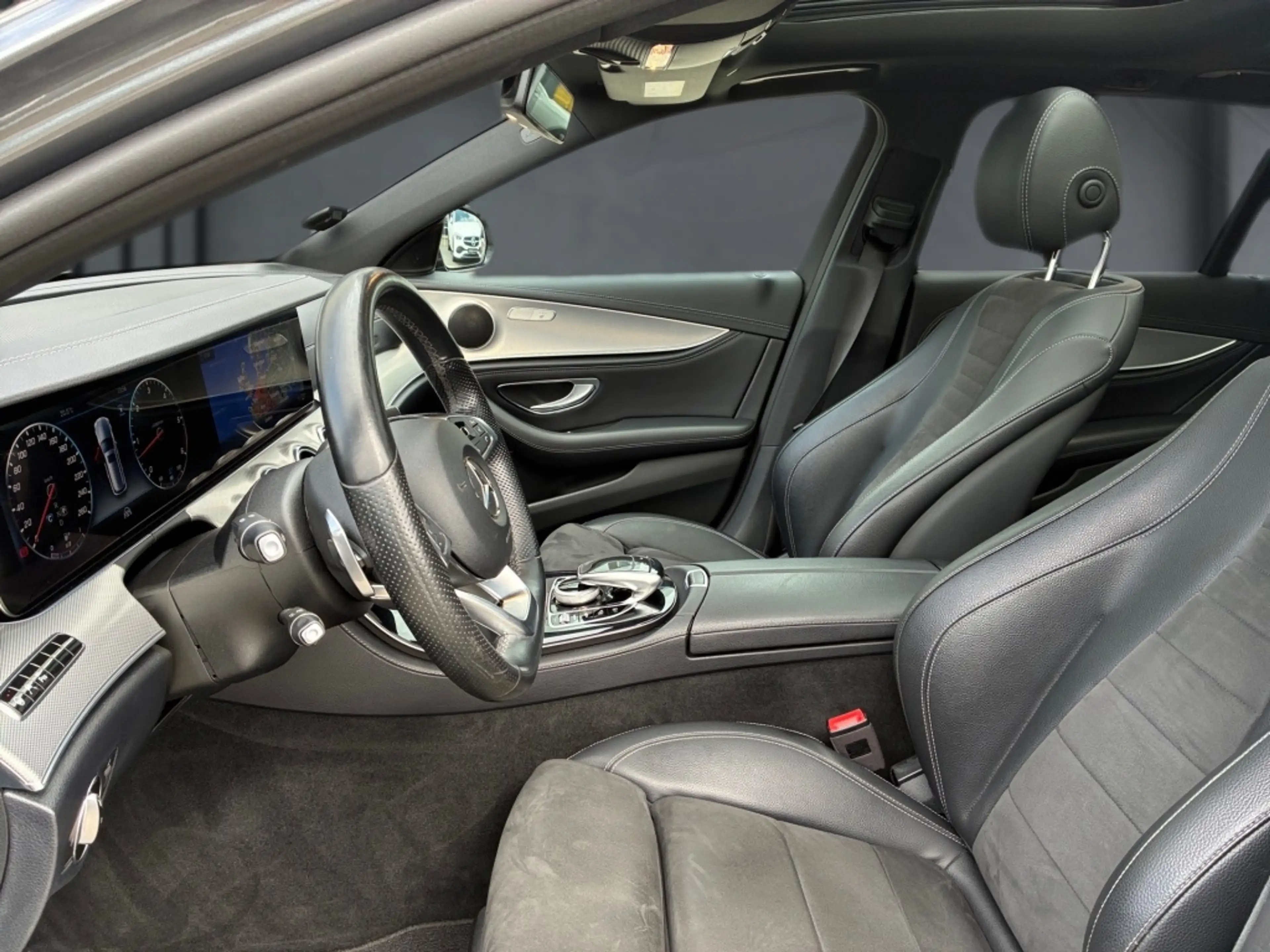 Mercedes-Benz E 350 d 4M T AMG+NIGHT+DISTRONIC+AHK+MBEAM+COMAN — photo 7