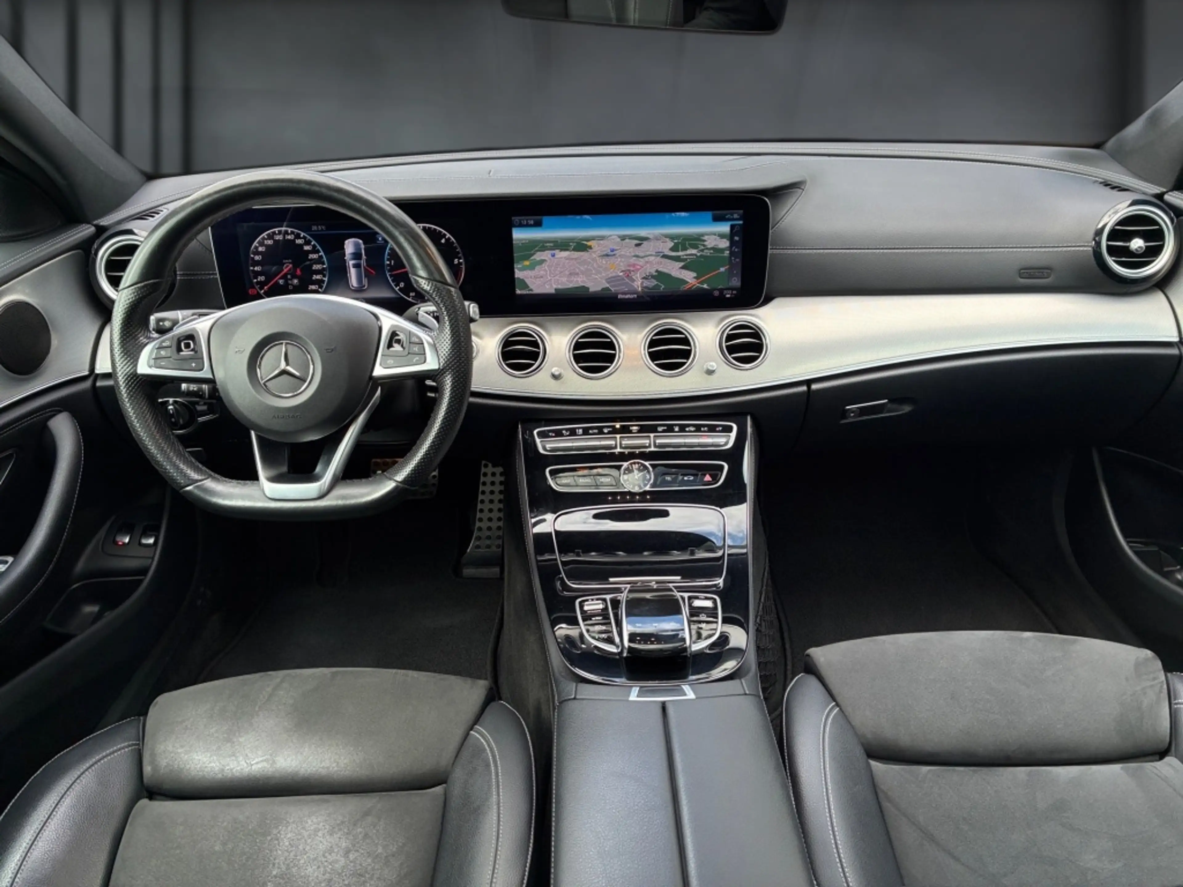 Mercedes-Benz E 350 d 4M T AMG+NIGHT+DISTRONIC+AHK+MBEAM+COMAN — photo 15
