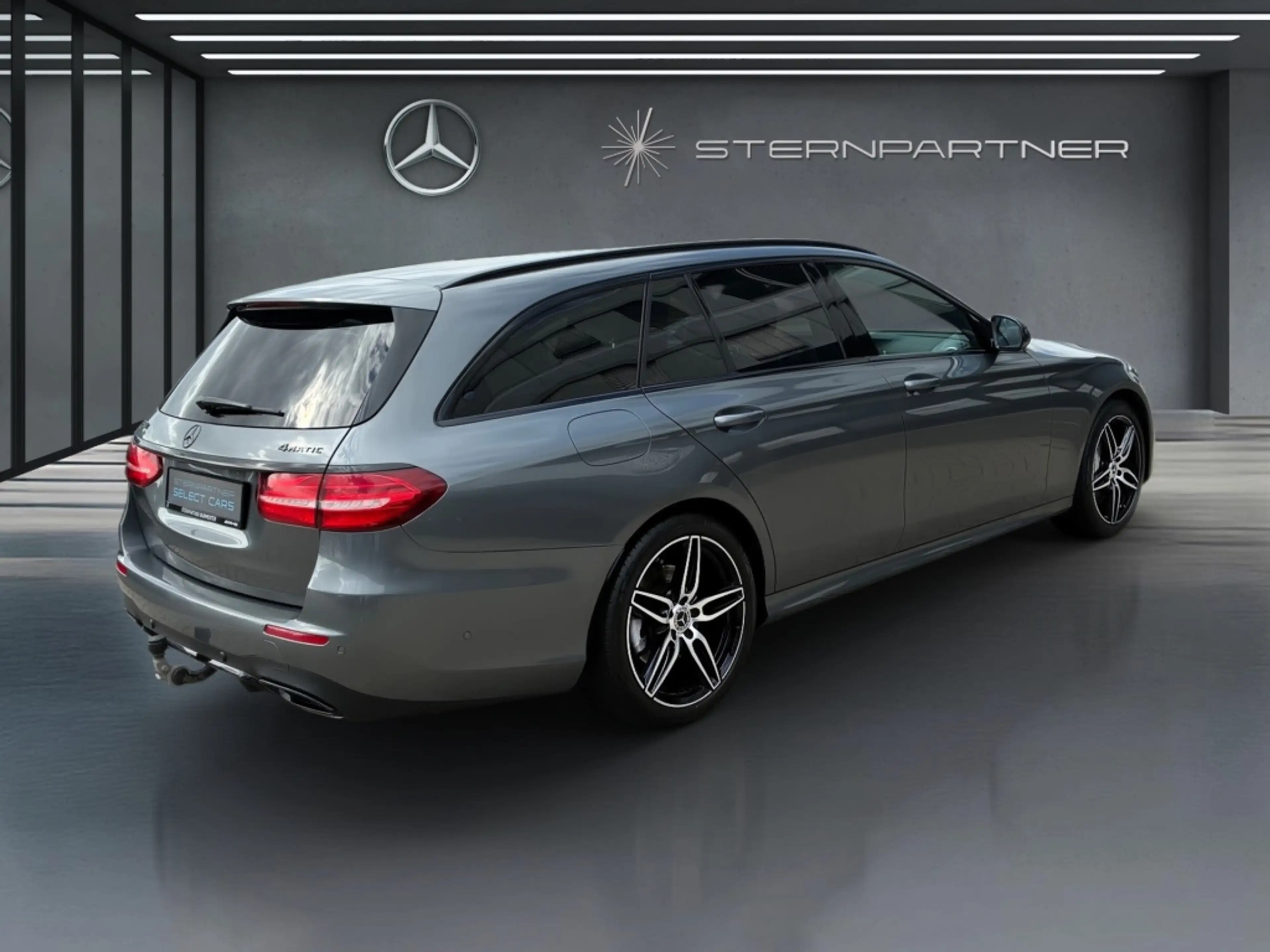 Mercedes-Benz E 350 d 4M T AMG+NIGHT+DISTRONIC+AHK+MBEAM+COMAN — photo 13