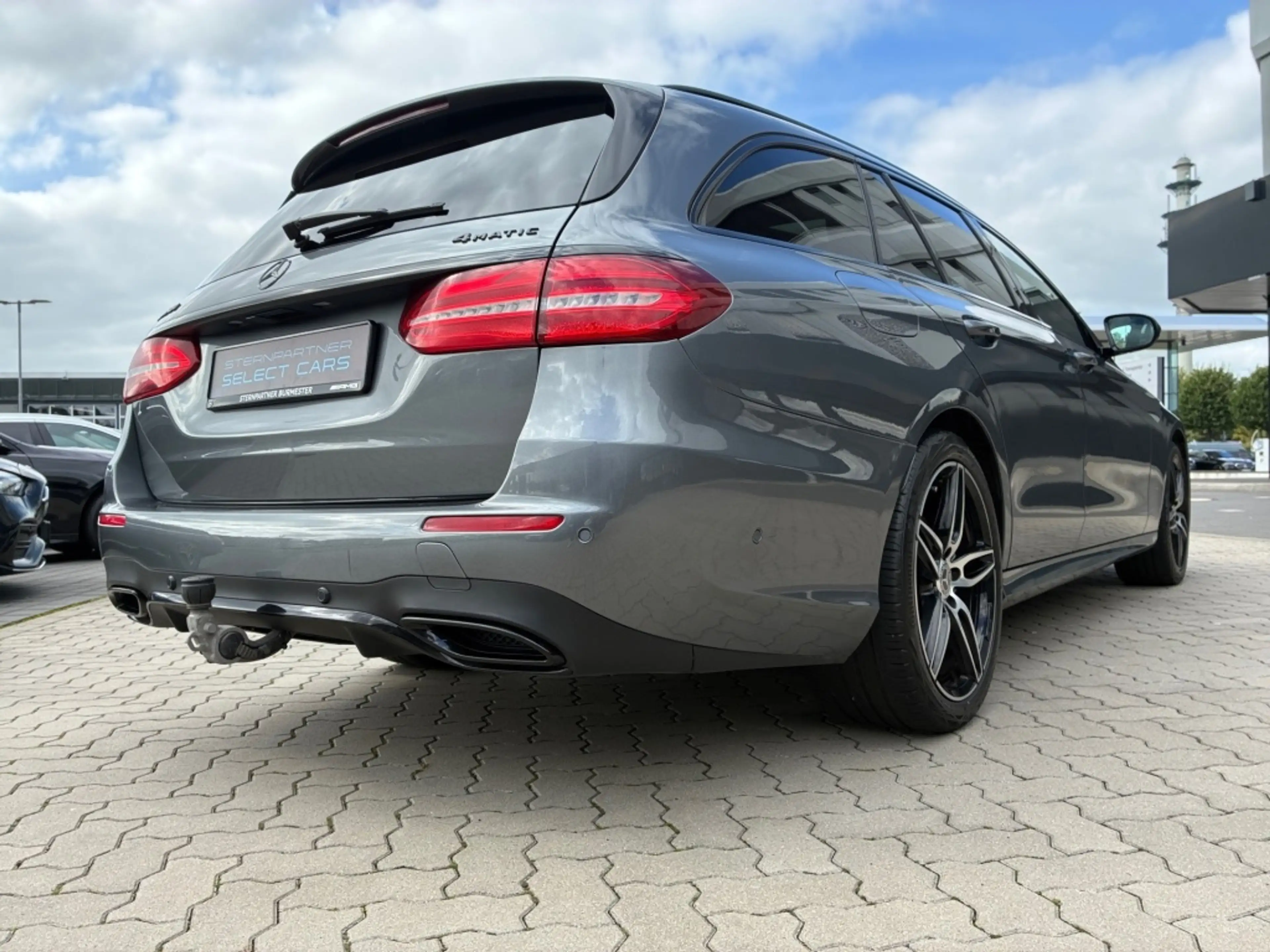 Mercedes-Benz E 350 d 4M T AMG+NIGHT+DISTRONIC+AHK+MBEAM+COMAN — photo 12
