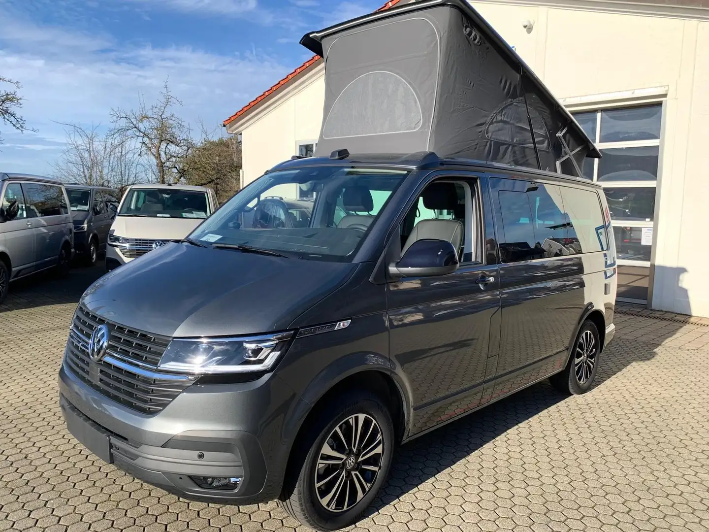 Volkswagen T6.1 California T6.1 Cali Beach Camper Edition DSG 230V Luft-Stand Gri - 1