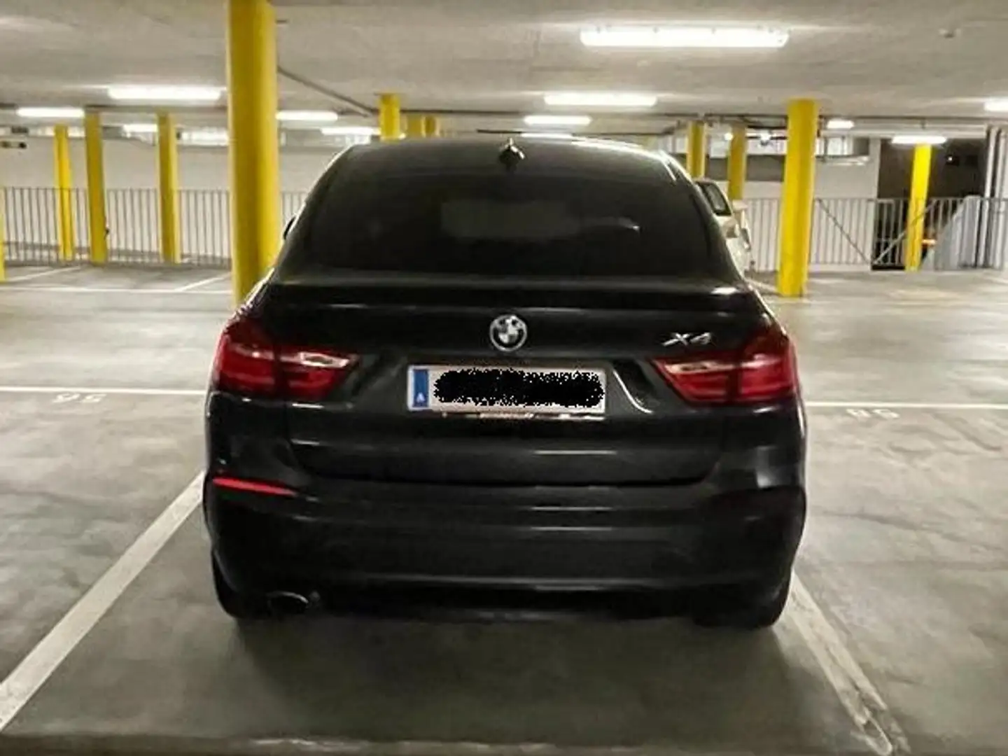 BMW X4 xDrive 20d Aut. Schwarz - 2
