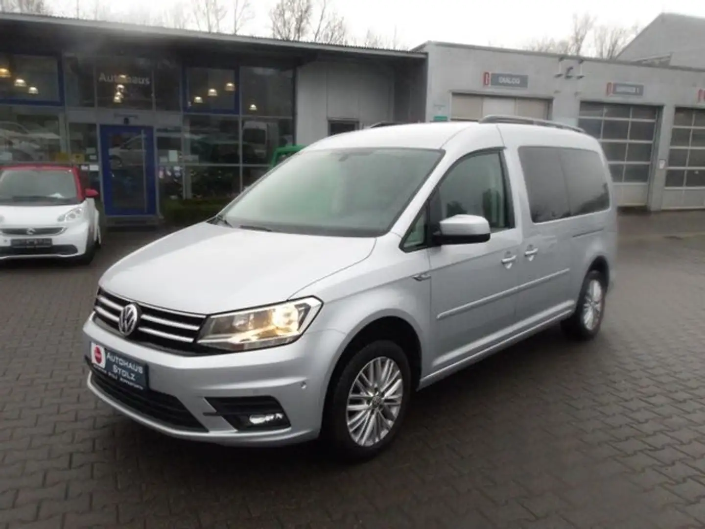 Volkswagen Caddy PKW Comfortline BMT AHK-abnehmbar Navi Soundsystem Zilver - 1