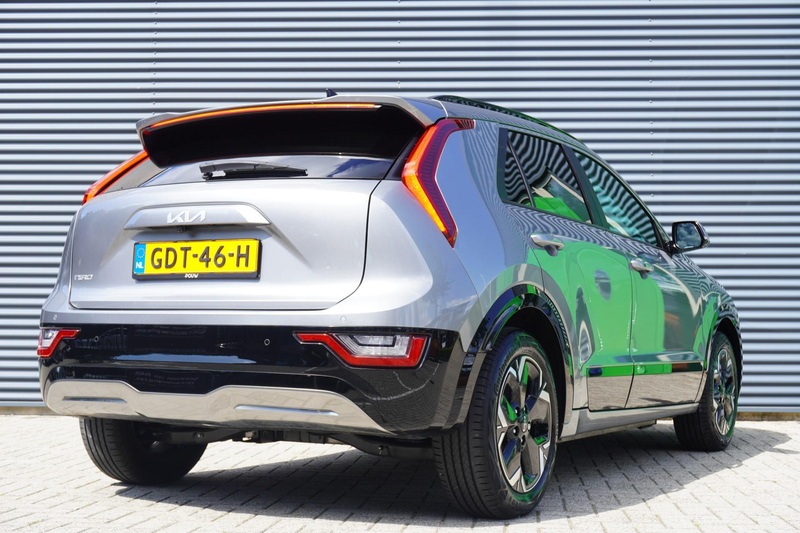 Kia e-Niro EV 204pk Edition Advanced 64.8 kWh | Stoel / Stuur — photo 2
