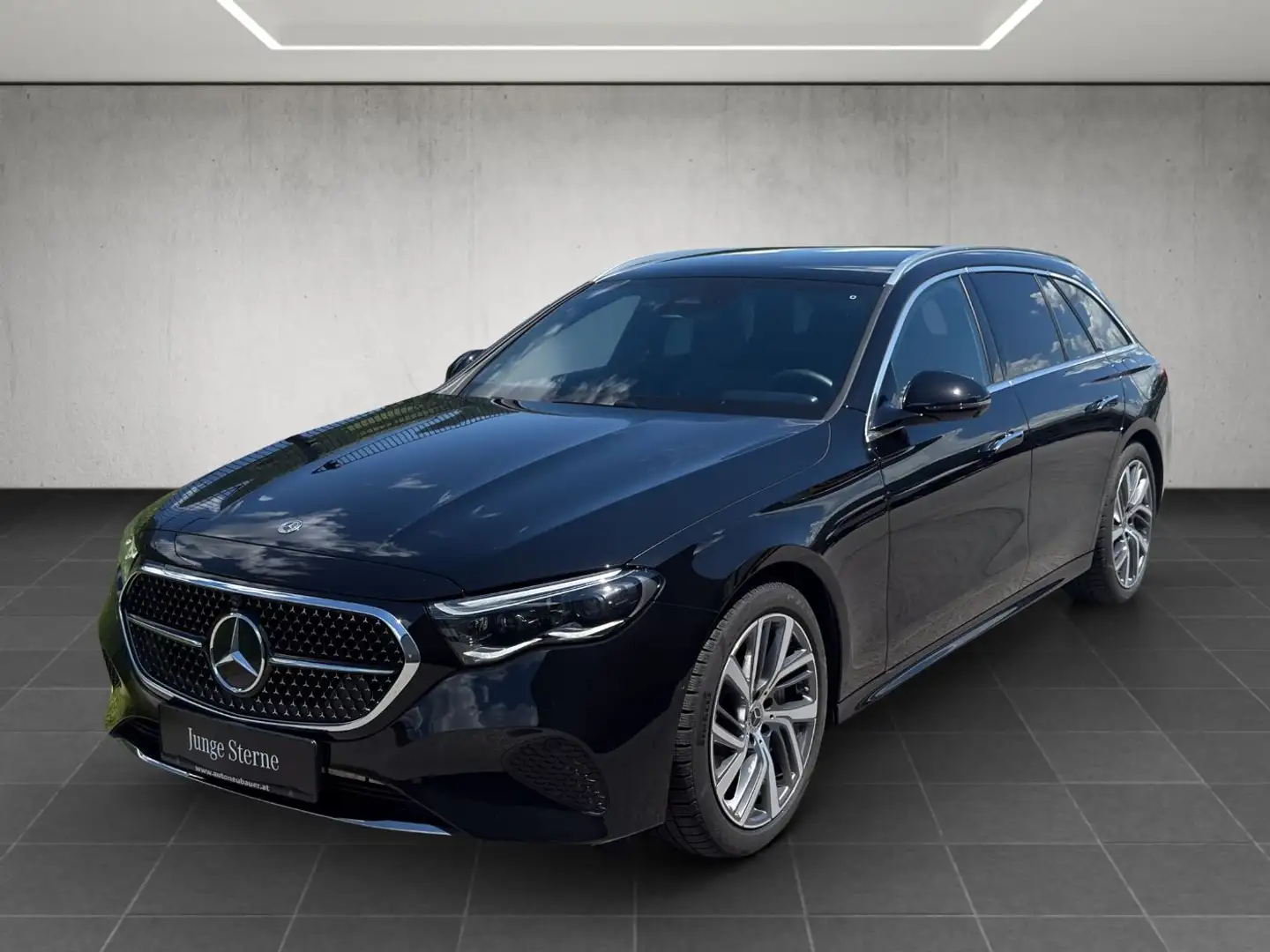 Mercedes-Benz E 300 de 4MATIC T-Modell EQ Tech Ö-Edition Schwarz - 2